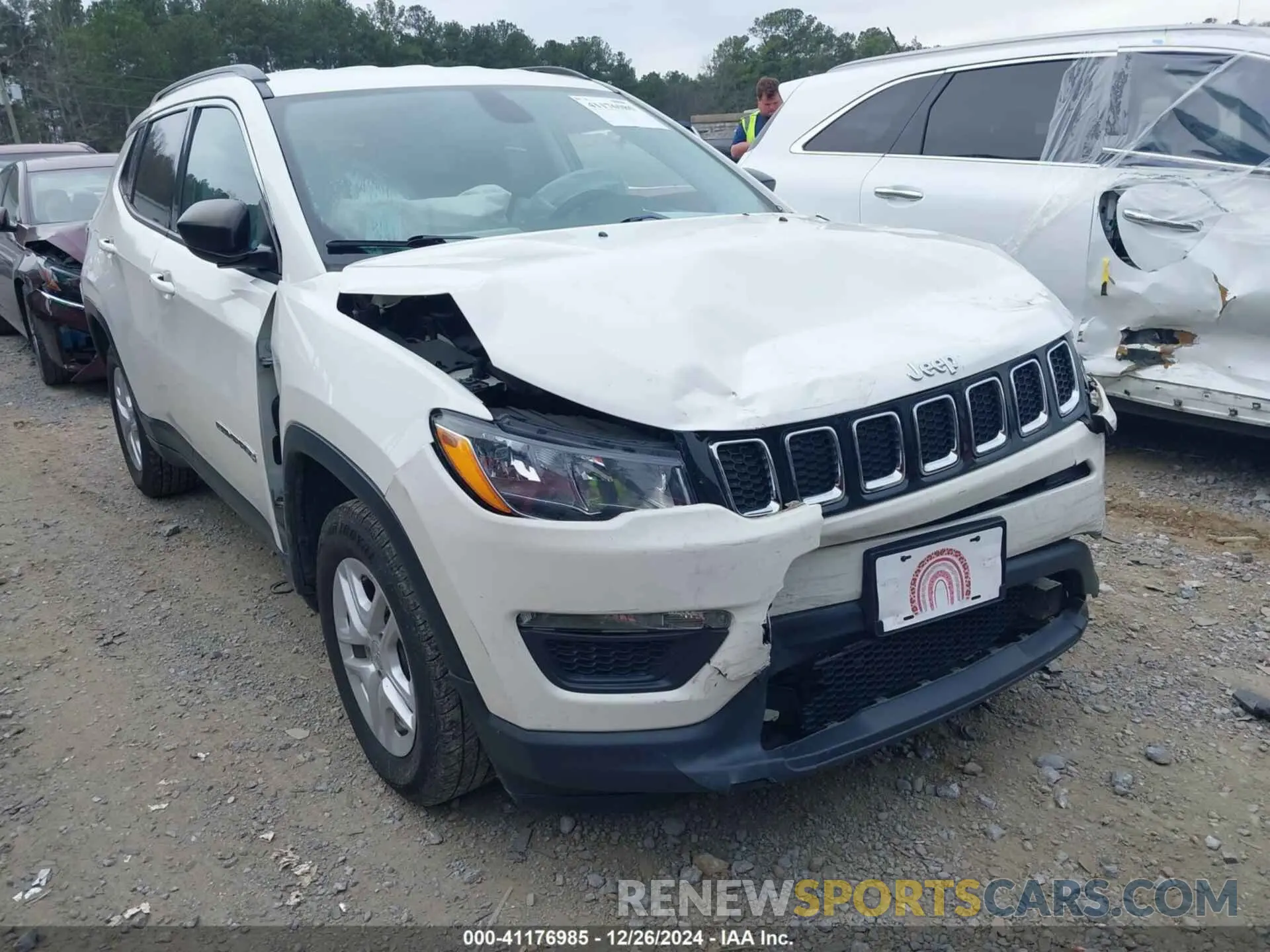 6 Photograph of a damaged car 3C4NJCAB3LT150955 JEEP COMPASS 2020