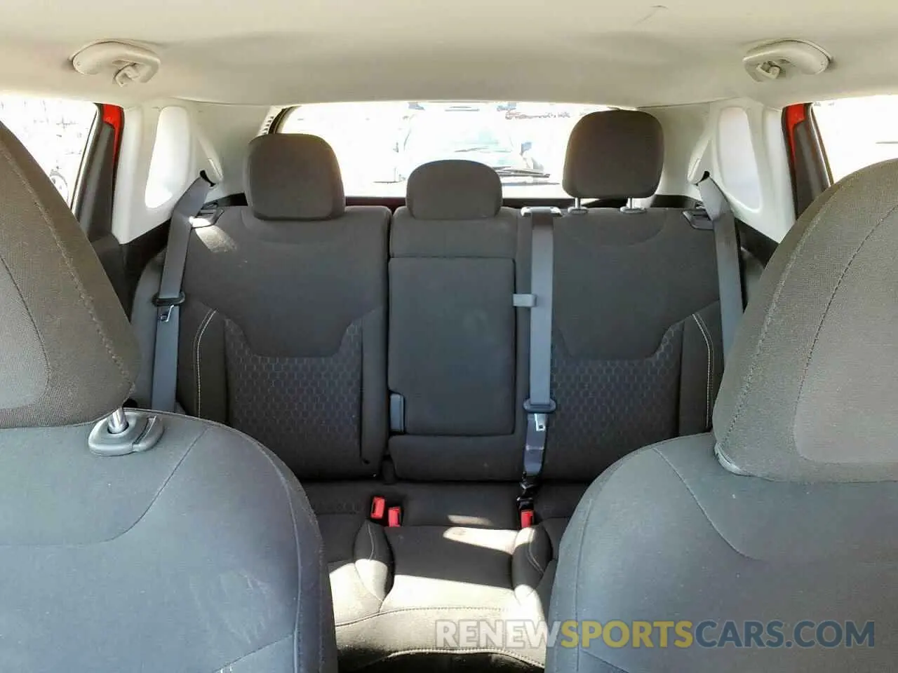 10 Photograph of a damaged car 3C4NJCAB3LT253177 JEEP COMPASS 2020