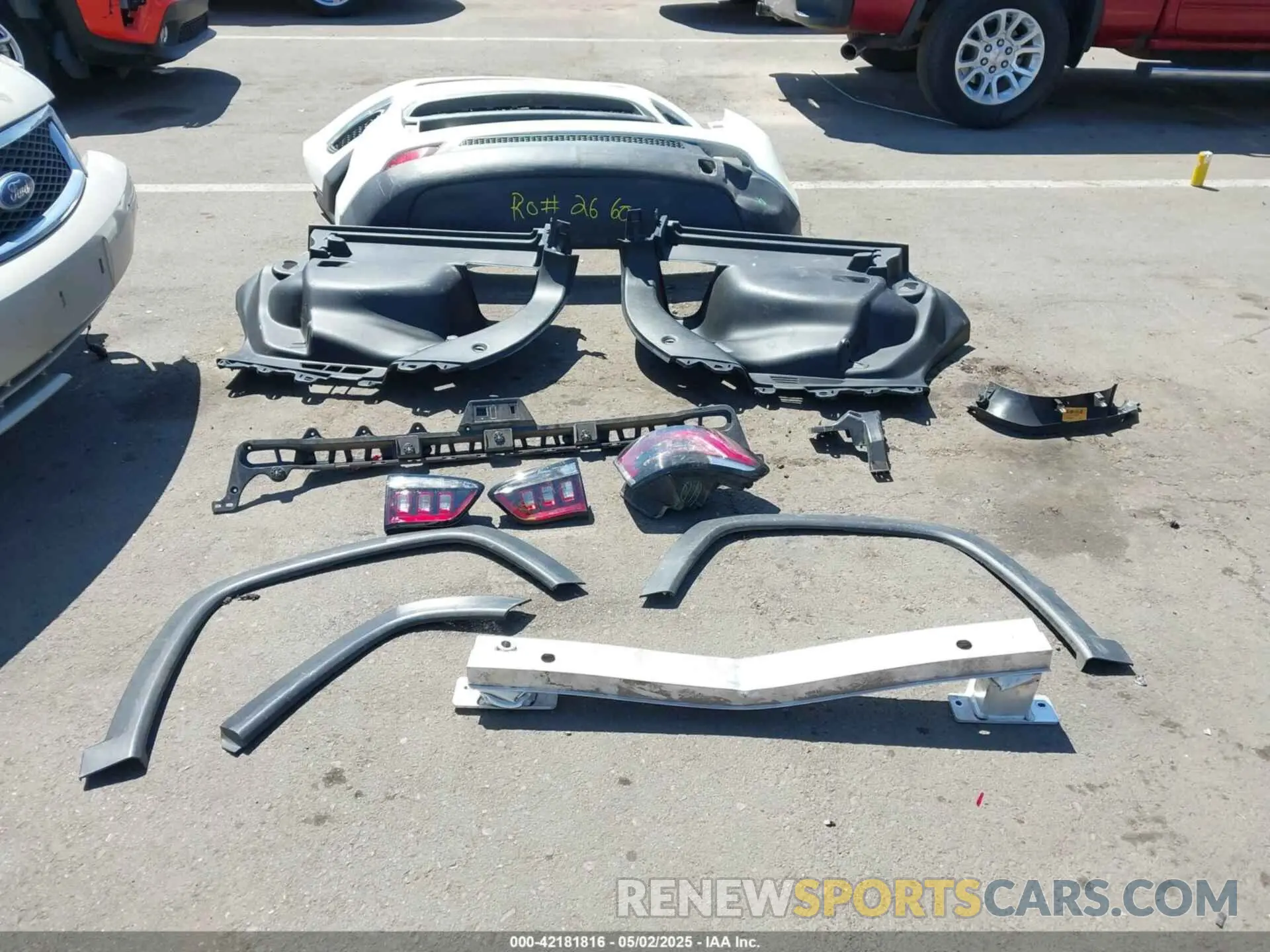 12 Photograph of a damaged car 3C4NJCAB5LT253133 JEEP COMPASS 2020