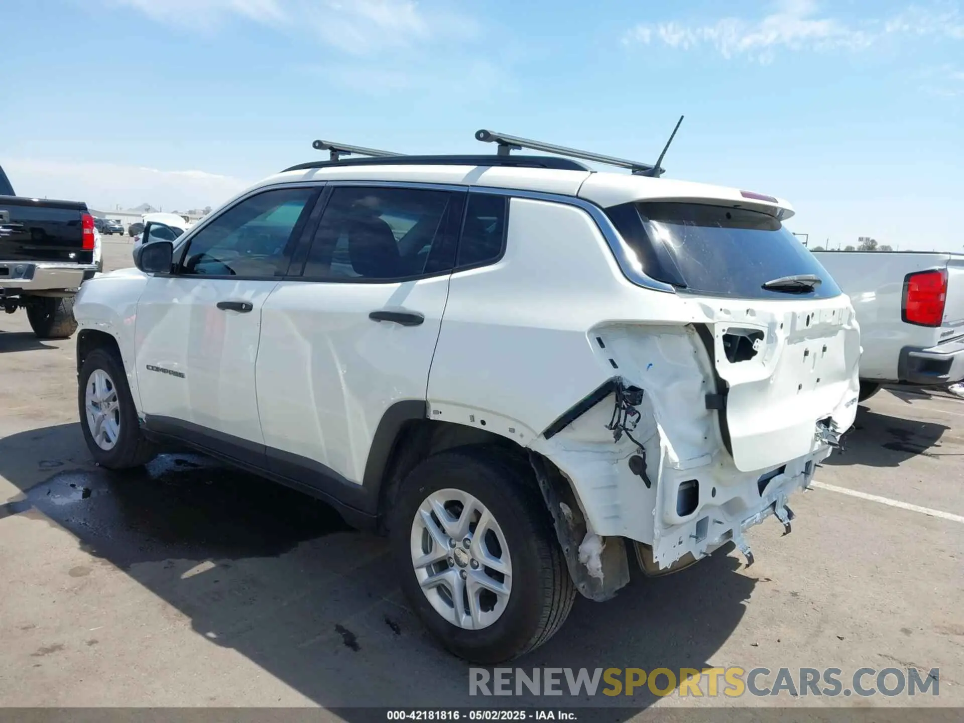 3 Photograph of a damaged car 3C4NJCAB5LT253133 JEEP COMPASS 2020