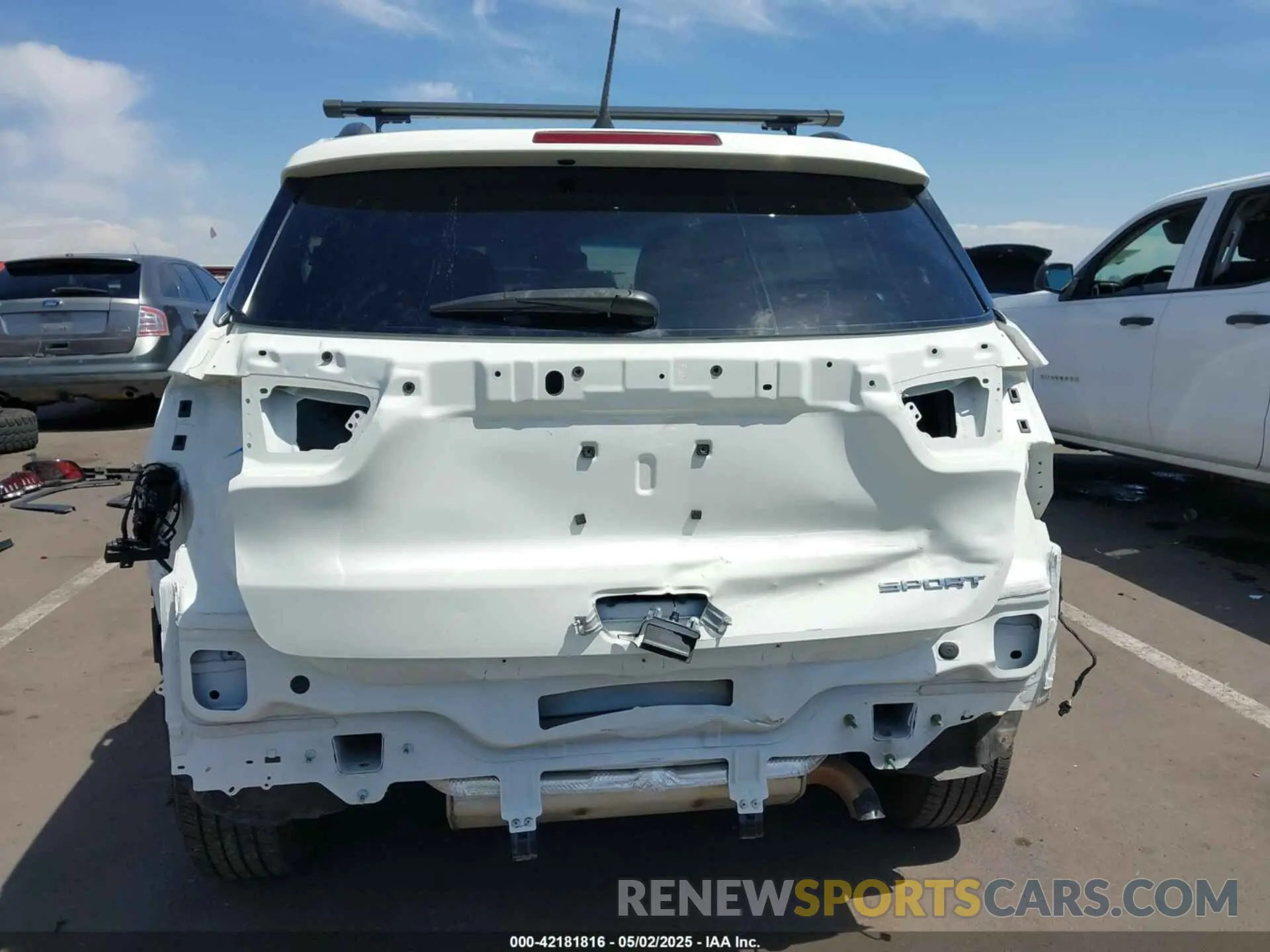 6 Photograph of a damaged car 3C4NJCAB5LT253133 JEEP COMPASS 2020