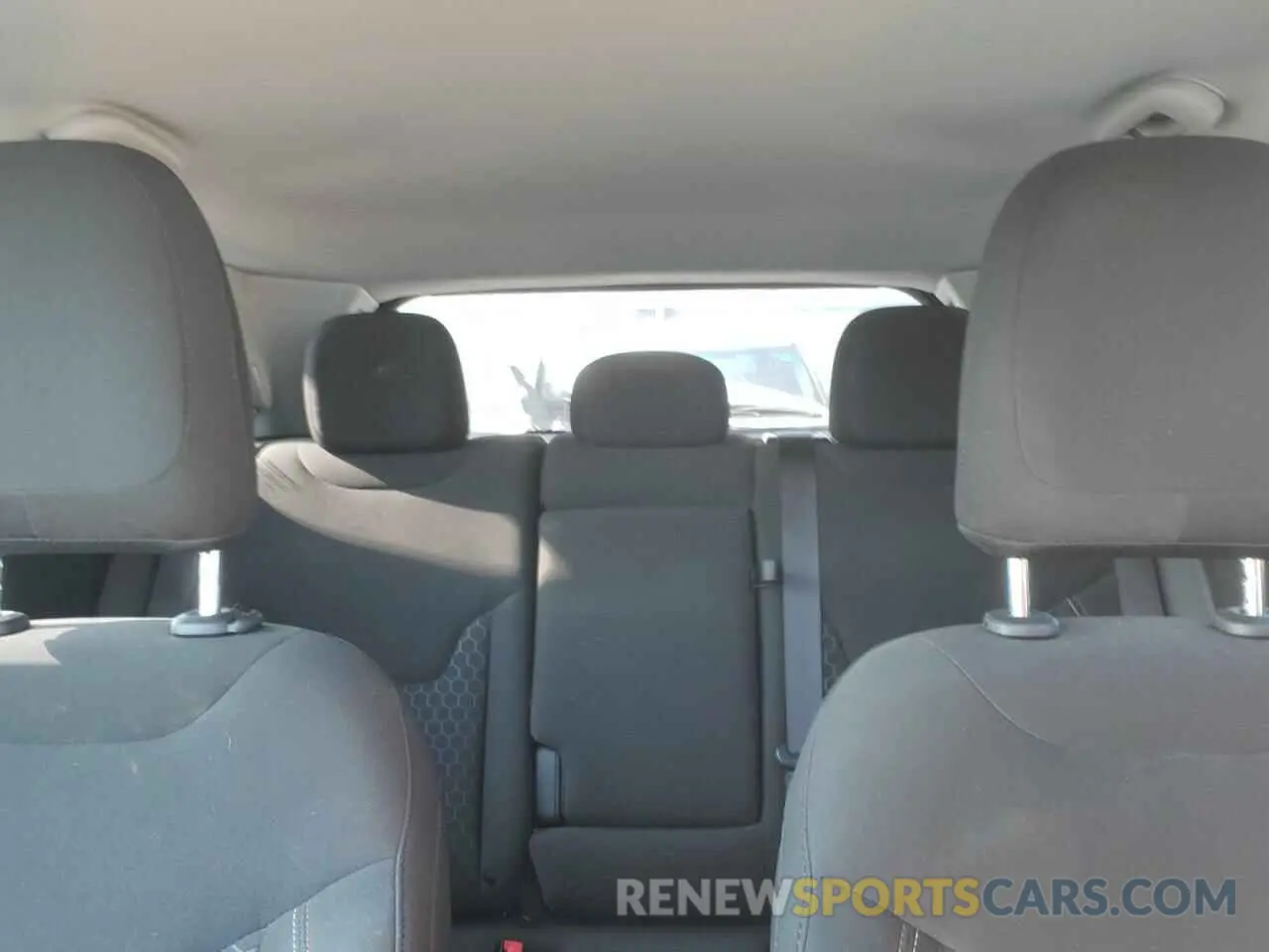 10 Photograph of a damaged car 3C4NJCAB6LT257742 JEEP COMPASS 2020