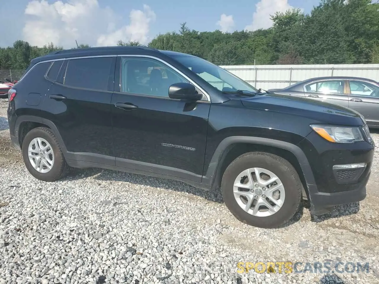 4 Photograph of a damaged car 3C4NJCAB6LT257742 JEEP COMPASS 2020