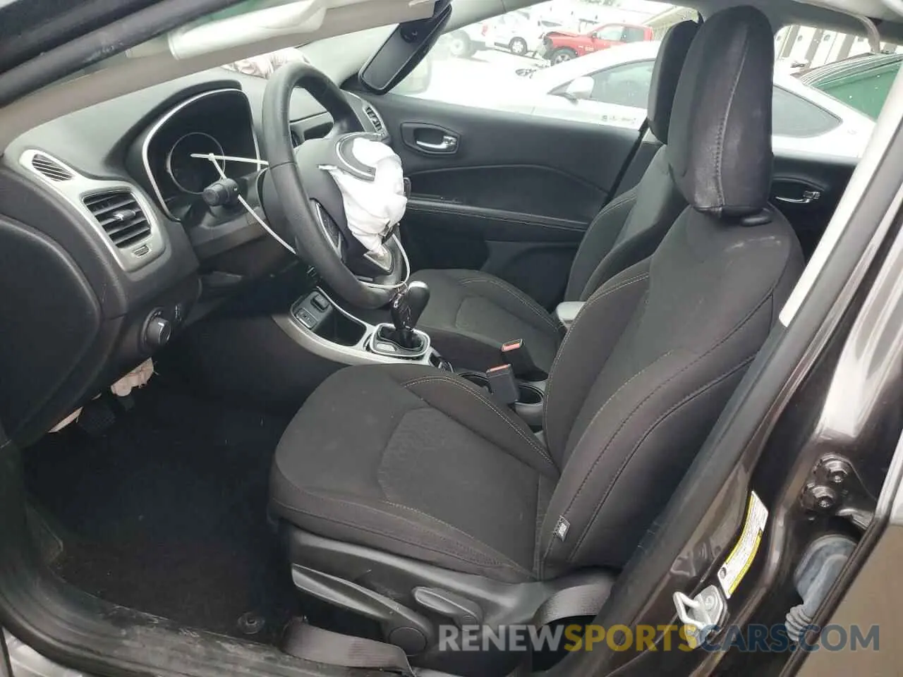 7 Photograph of a damaged car 3C4NJCAB7LT122897 JEEP COMPASS 2020