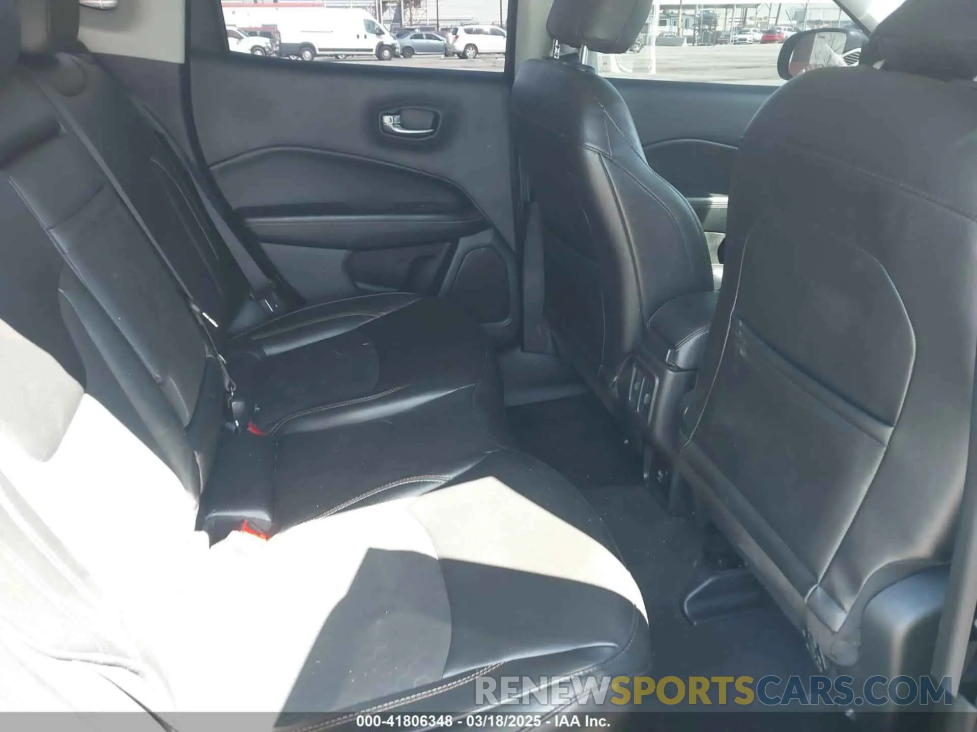 8 Photograph of a damaged car 3C4NJCBB0LT134047 JEEP COMPASS 2020