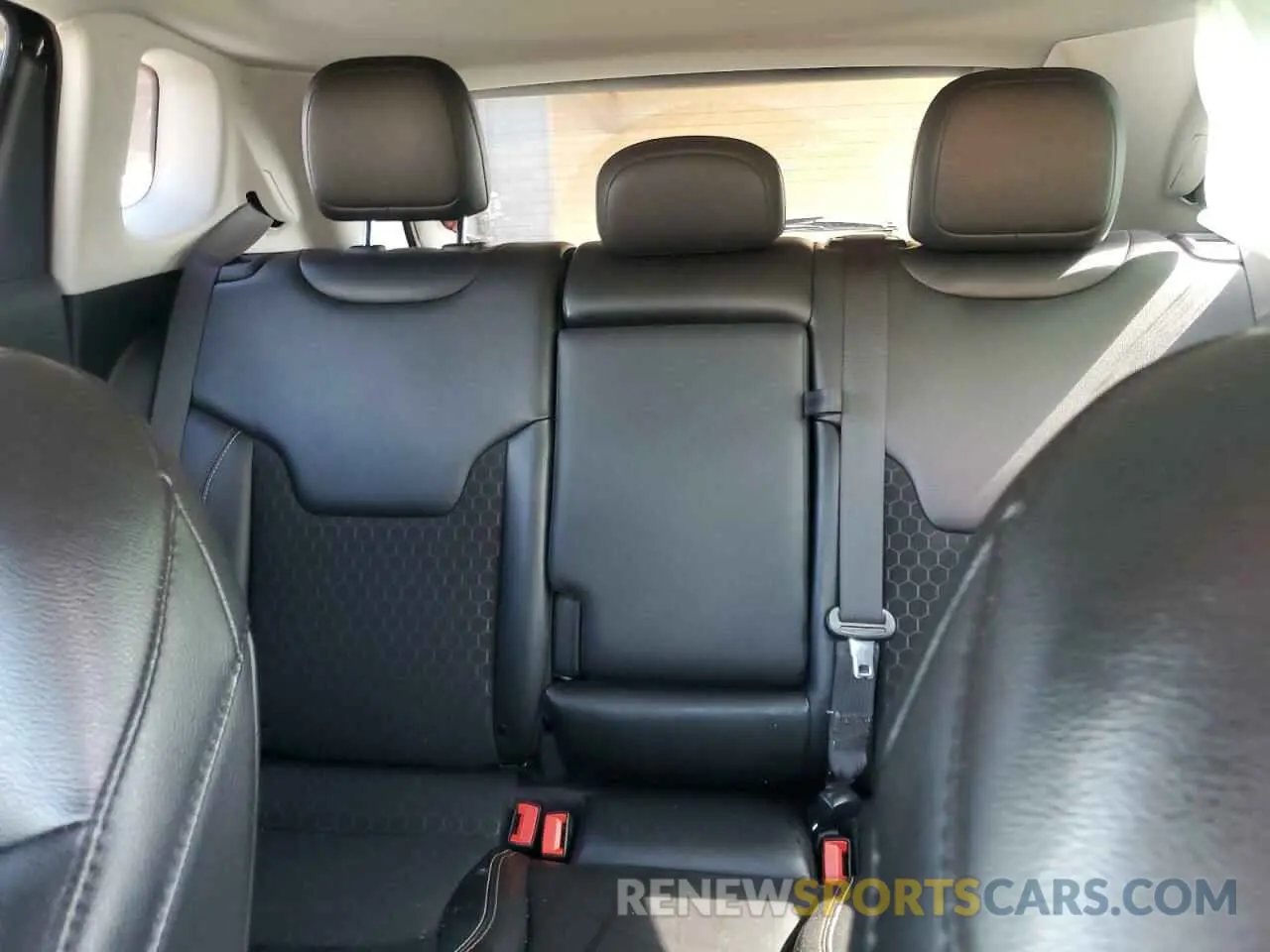 10 Photograph of a damaged car 3C4NJCBB0LT242054 JEEP COMPASS 2020