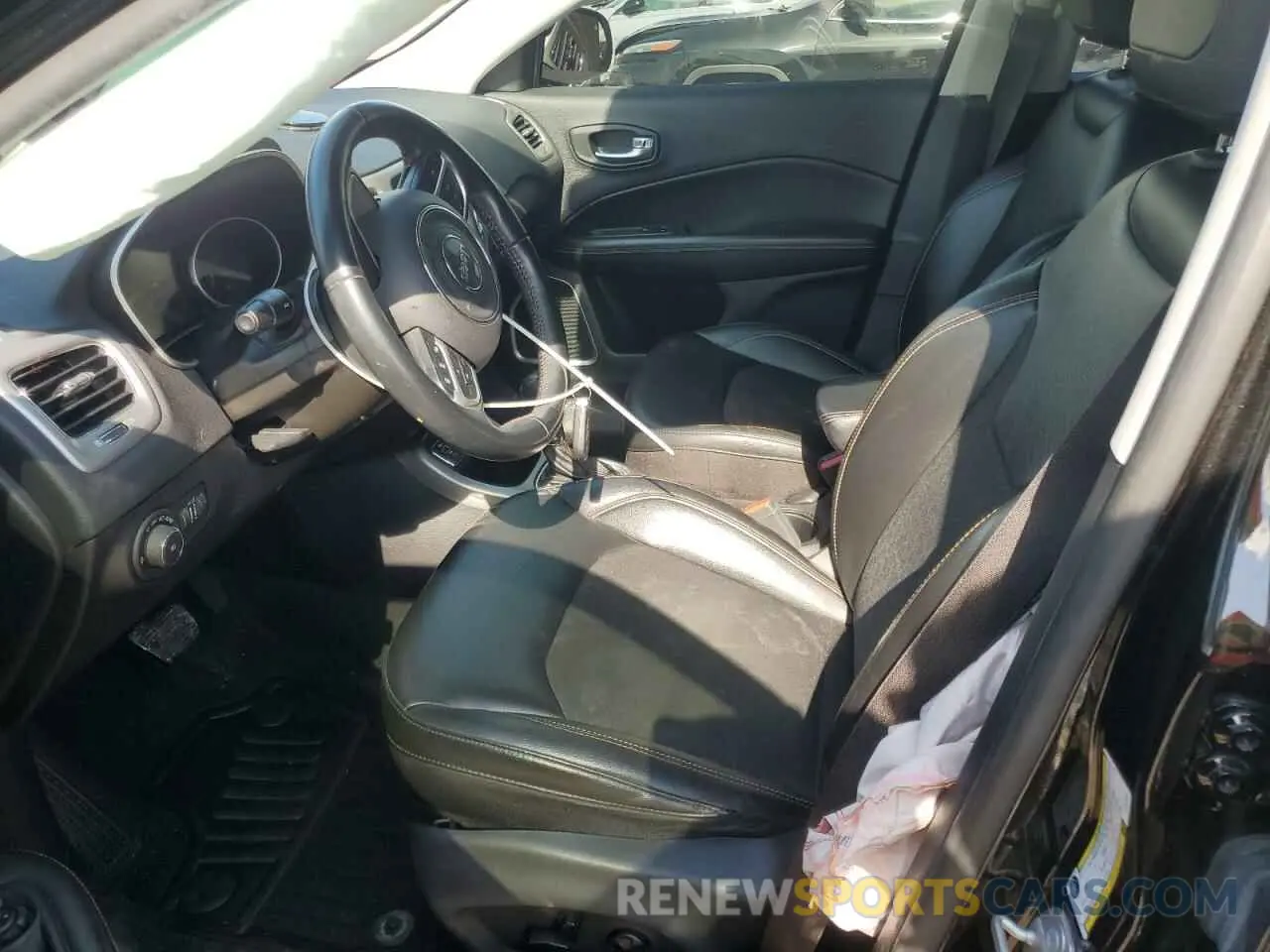 7 Photograph of a damaged car 3C4NJCBB0LT242054 JEEP COMPASS 2020