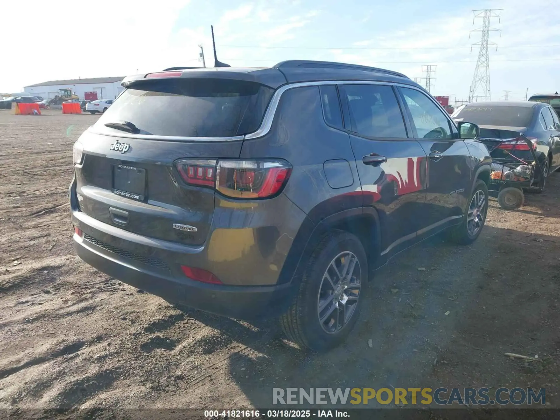 4 Photograph of a damaged car 3C4NJCBB0LT247013 JEEP COMPASS 2020