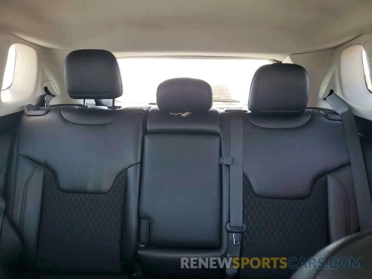 10 Photograph of a damaged car 3C4NJCBB1LT236568 JEEP COMPASS 2020