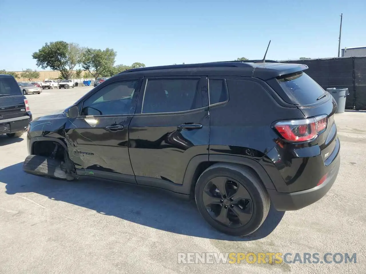 2 Photograph of a damaged car 3C4NJCBB1LT236568 JEEP COMPASS 2020