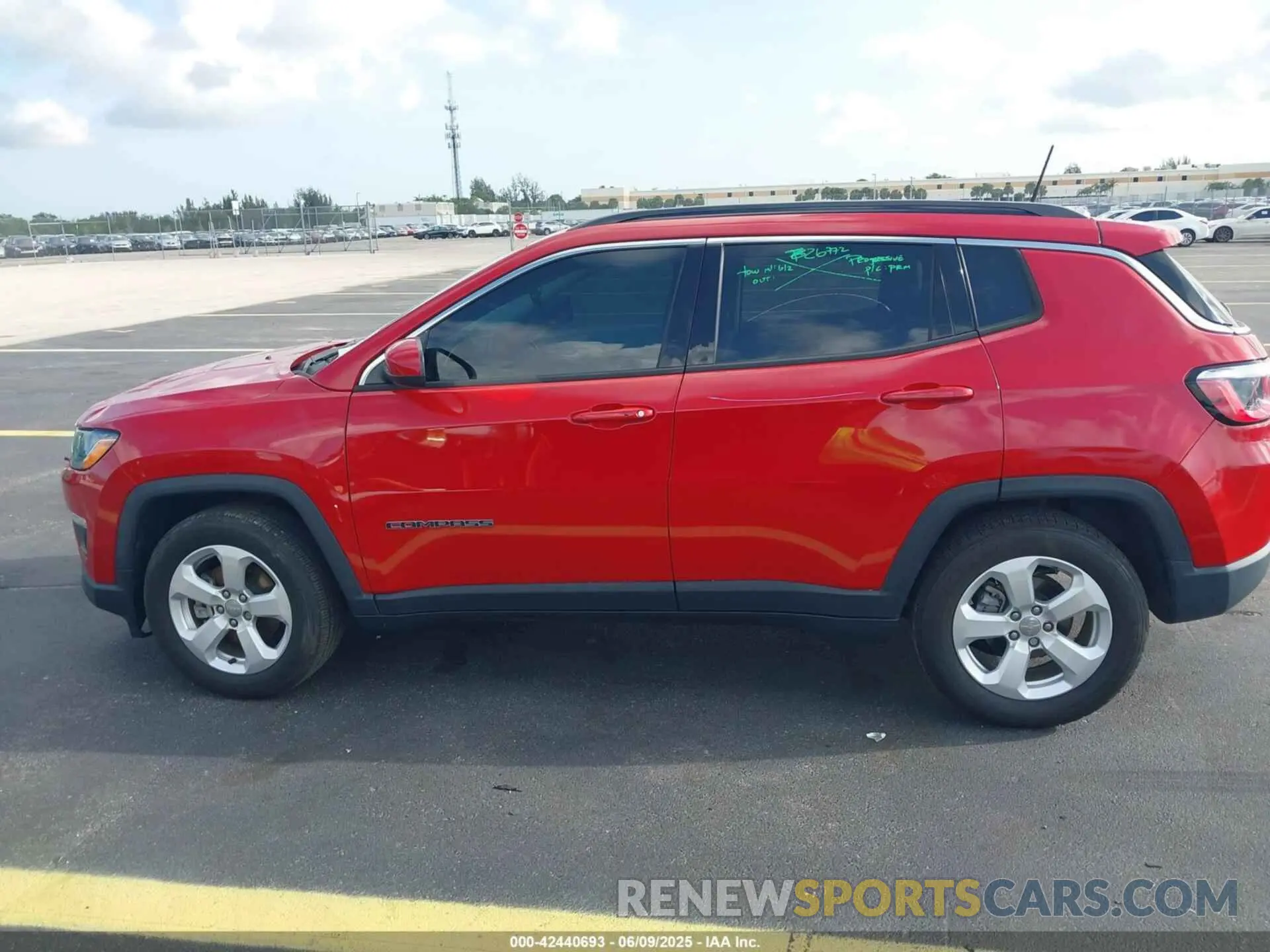 14 Photograph of a damaged car 3C4NJCBB2LT154879 JEEP COMPASS 2020