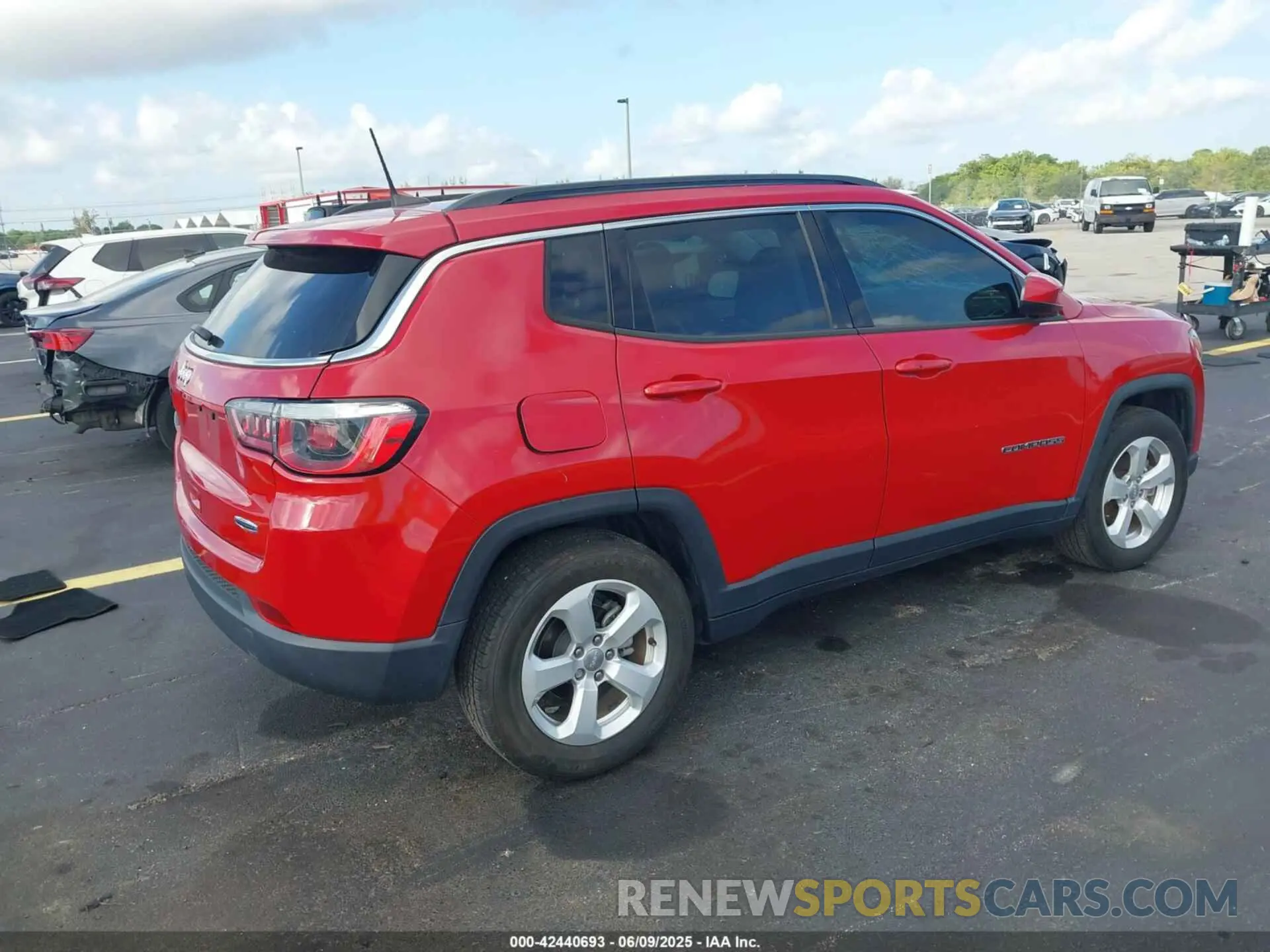 4 Photograph of a damaged car 3C4NJCBB2LT154879 JEEP COMPASS 2020
