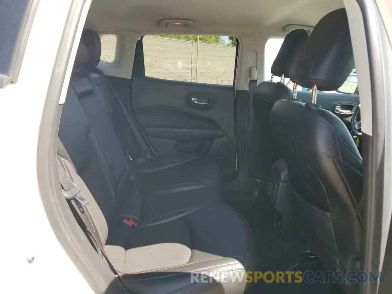 11 Photograph of a damaged car 3C4NJCBB2LT162755 JEEP COMPASS 2020