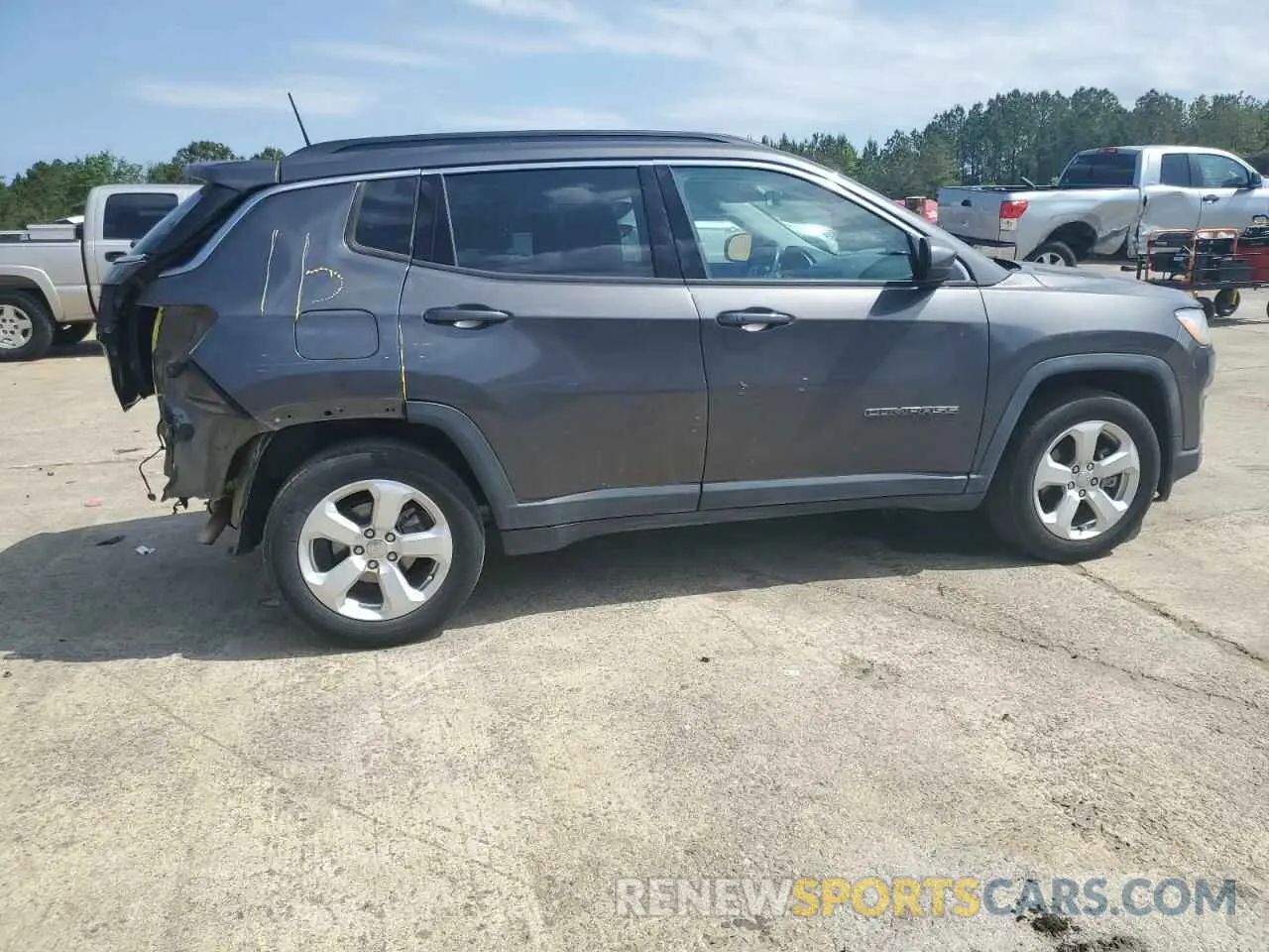 3 Photograph of a damaged car 3C4NJCBB2LT247031 JEEP COMPASS 2020