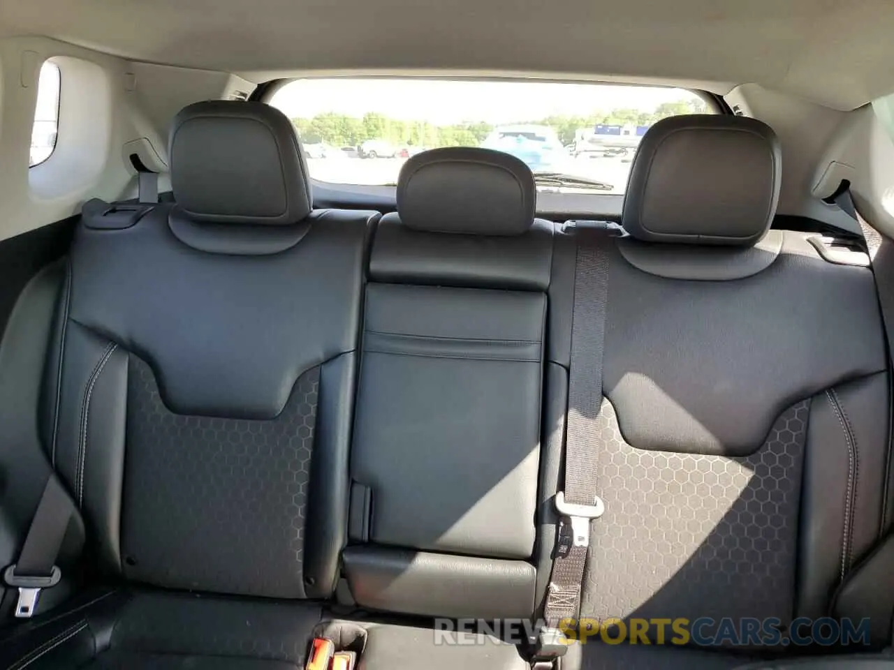 10 Photograph of a damaged car 3C4NJCBB3LT126542 JEEP COMPASS 2020