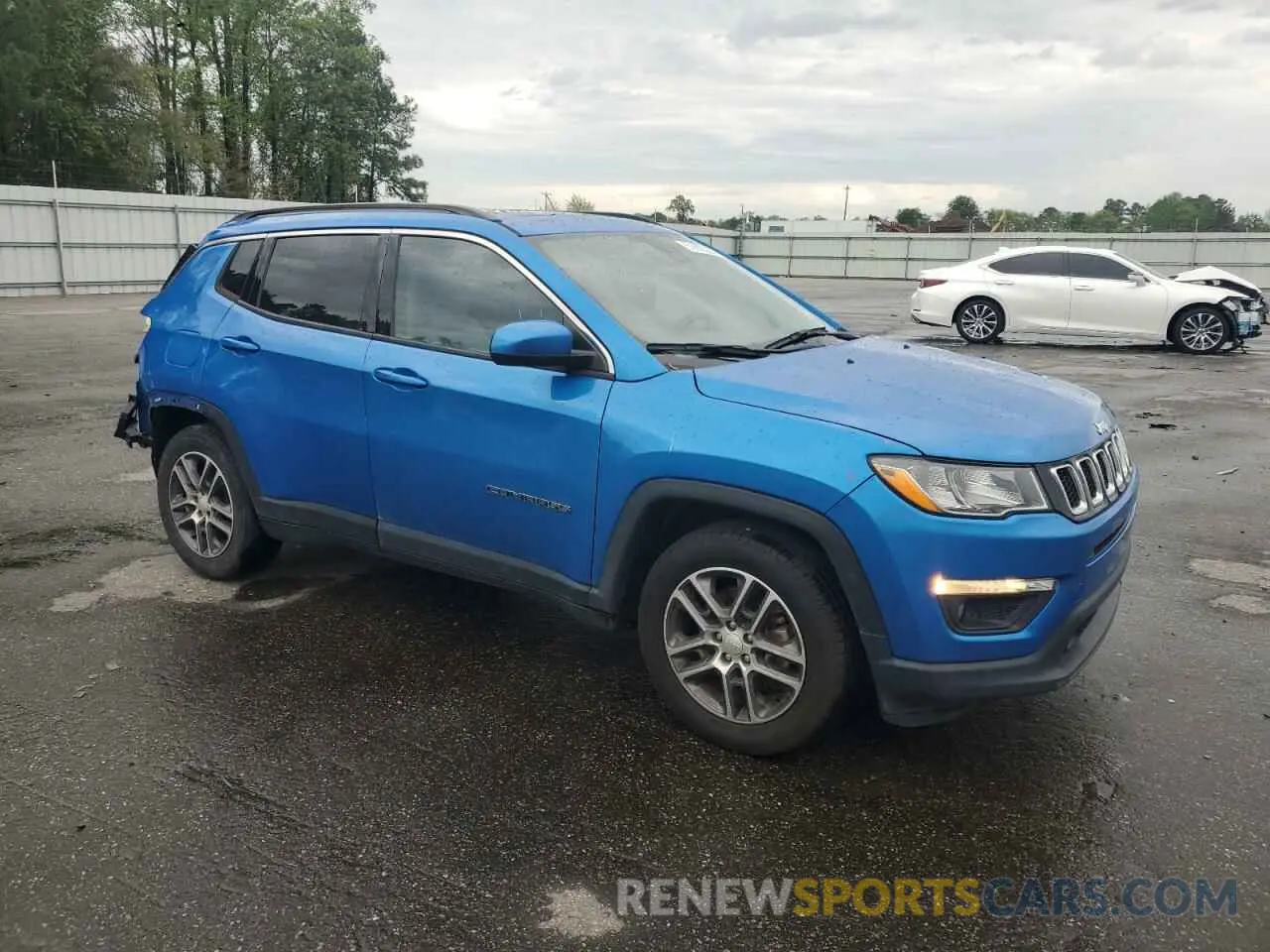4 Photograph of a damaged car 3C4NJCBB3LT258572 JEEP COMPASS 2020