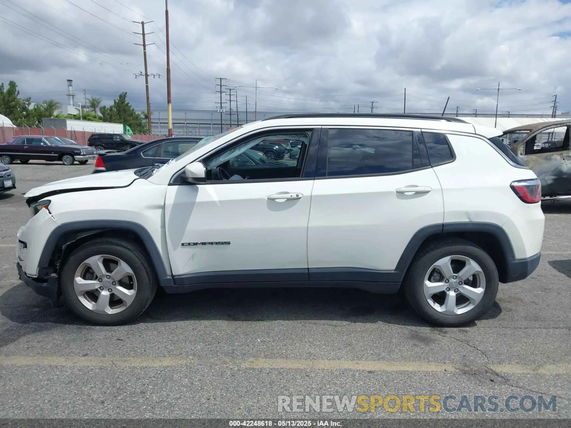 14 Photograph of a damaged car 3C4NJCBB4LT141695 JEEP COMPASS 2020