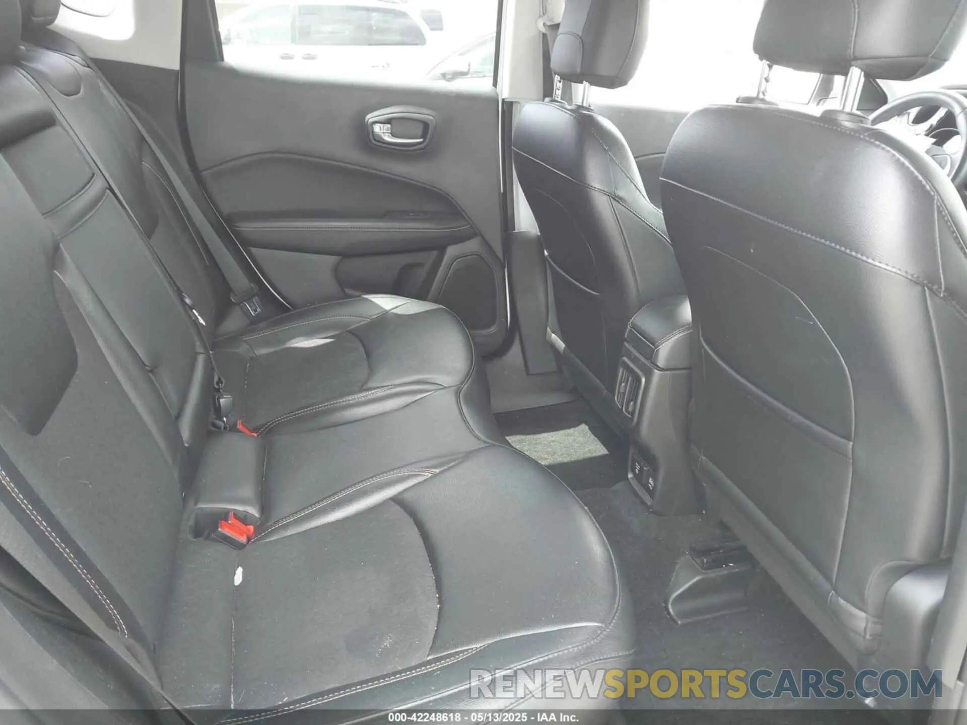 8 Photograph of a damaged car 3C4NJCBB4LT141695 JEEP COMPASS 2020
