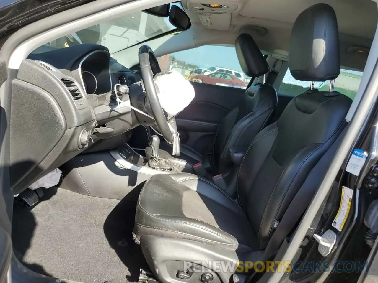 7 Photograph of a damaged car 3C4NJCBB4LT241702 JEEP COMPASS 2020