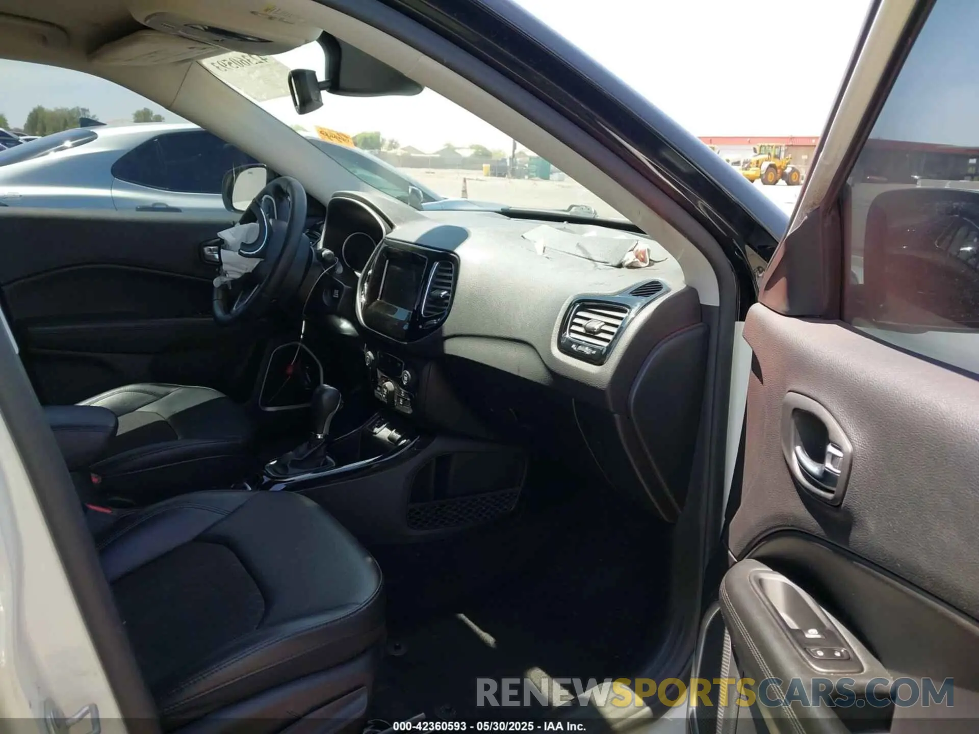 5 Photograph of a damaged car 3C4NJCBB5LT129328 JEEP COMPASS 2020