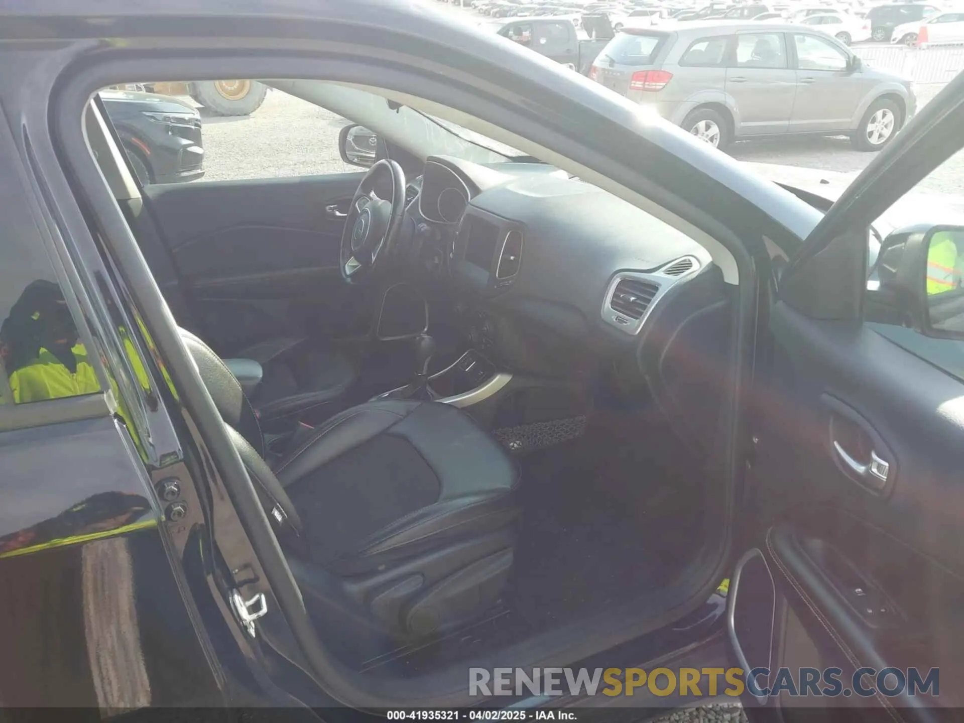 5 Photograph of a damaged car 3C4NJCBB5LT154908 JEEP COMPASS 2020