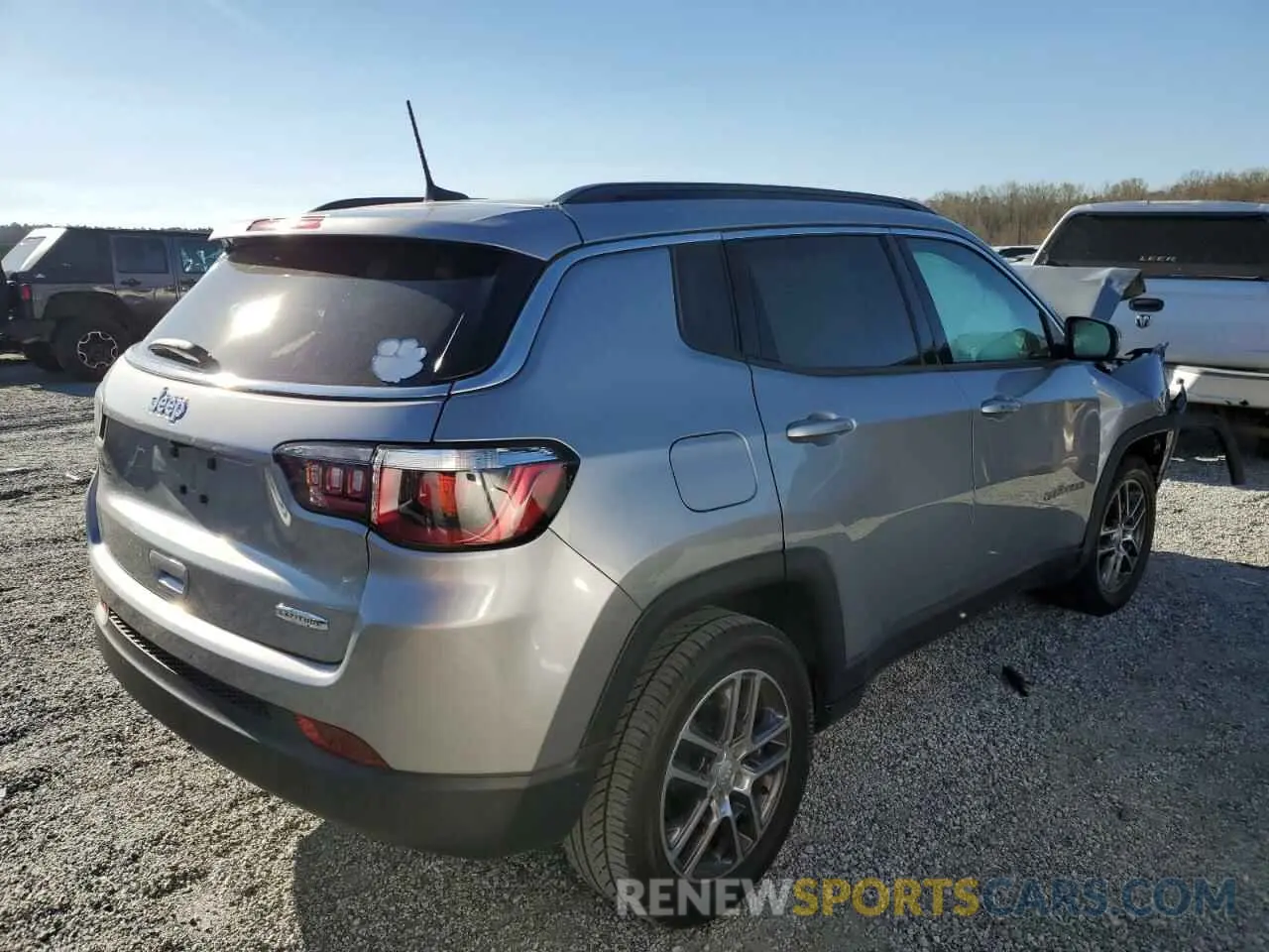 3 Photograph of a damaged car 3C4NJCBB5LT158859 JEEP COMPASS 2020