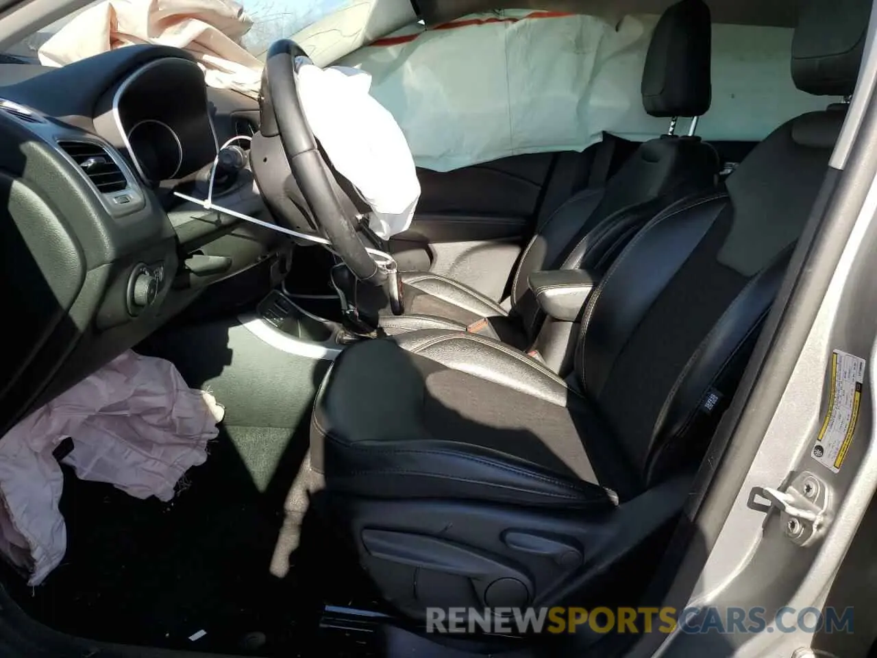 7 Photograph of a damaged car 3C4NJCBB5LT158859 JEEP COMPASS 2020