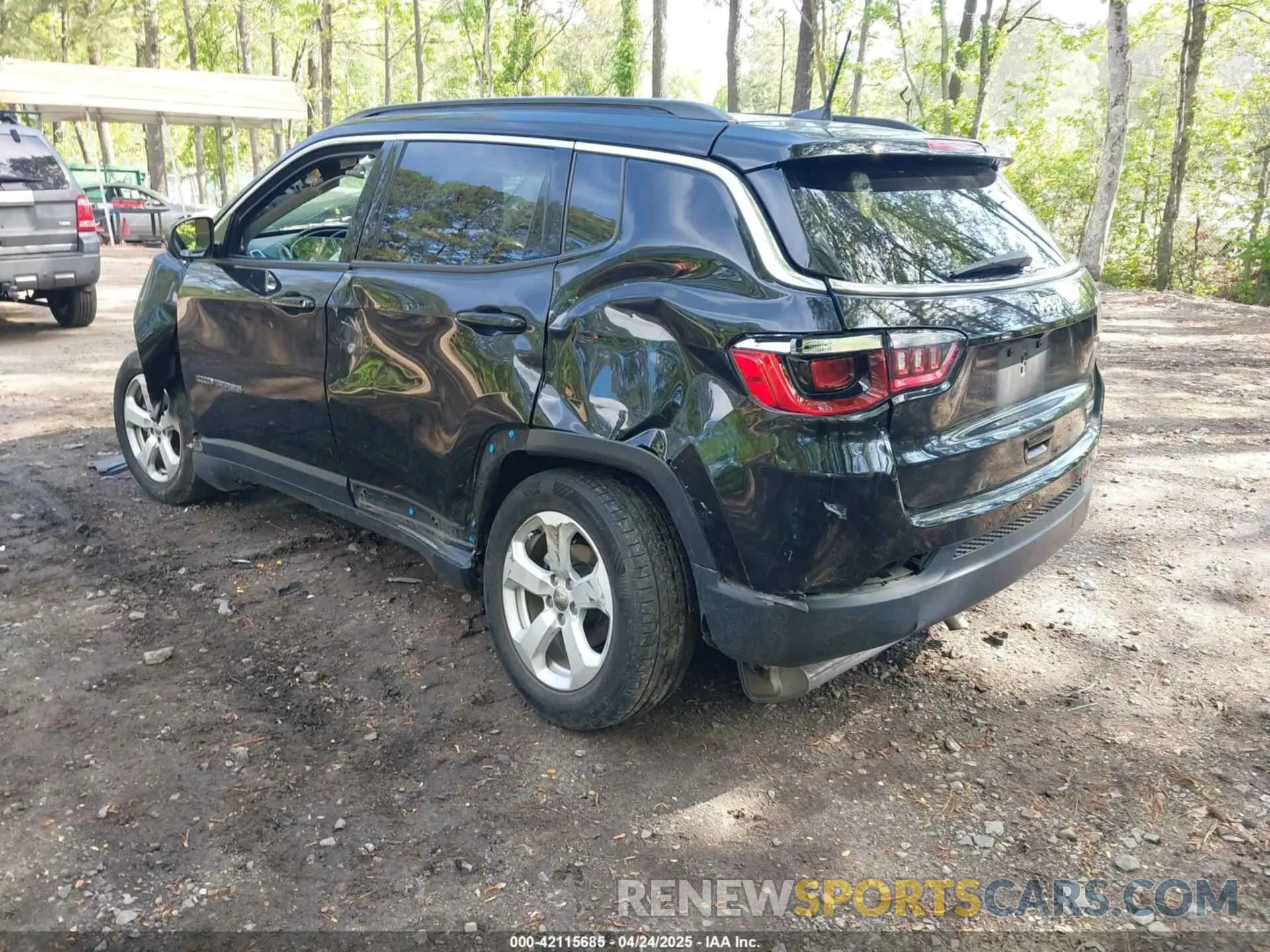 3 Photograph of a damaged car 3C4NJCBB5LT257567 JEEP COMPASS 2020