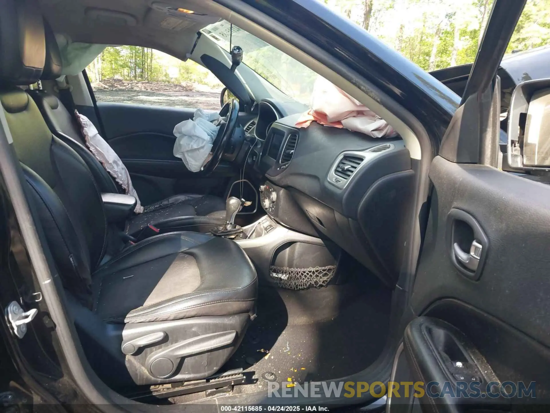 5 Photograph of a damaged car 3C4NJCBB5LT257567 JEEP COMPASS 2020