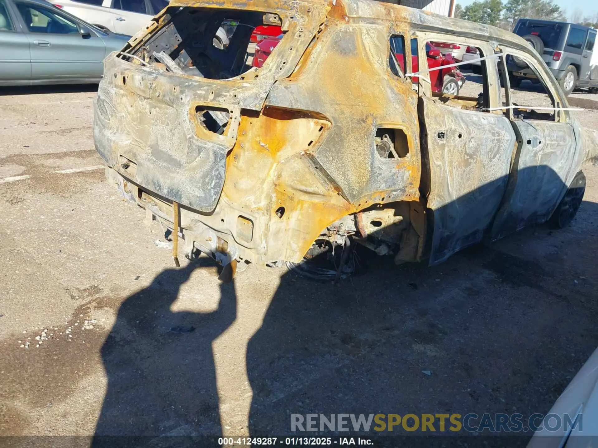 4 Photograph of a damaged car 3C4NJCBB6LT143030 JEEP COMPASS 2020