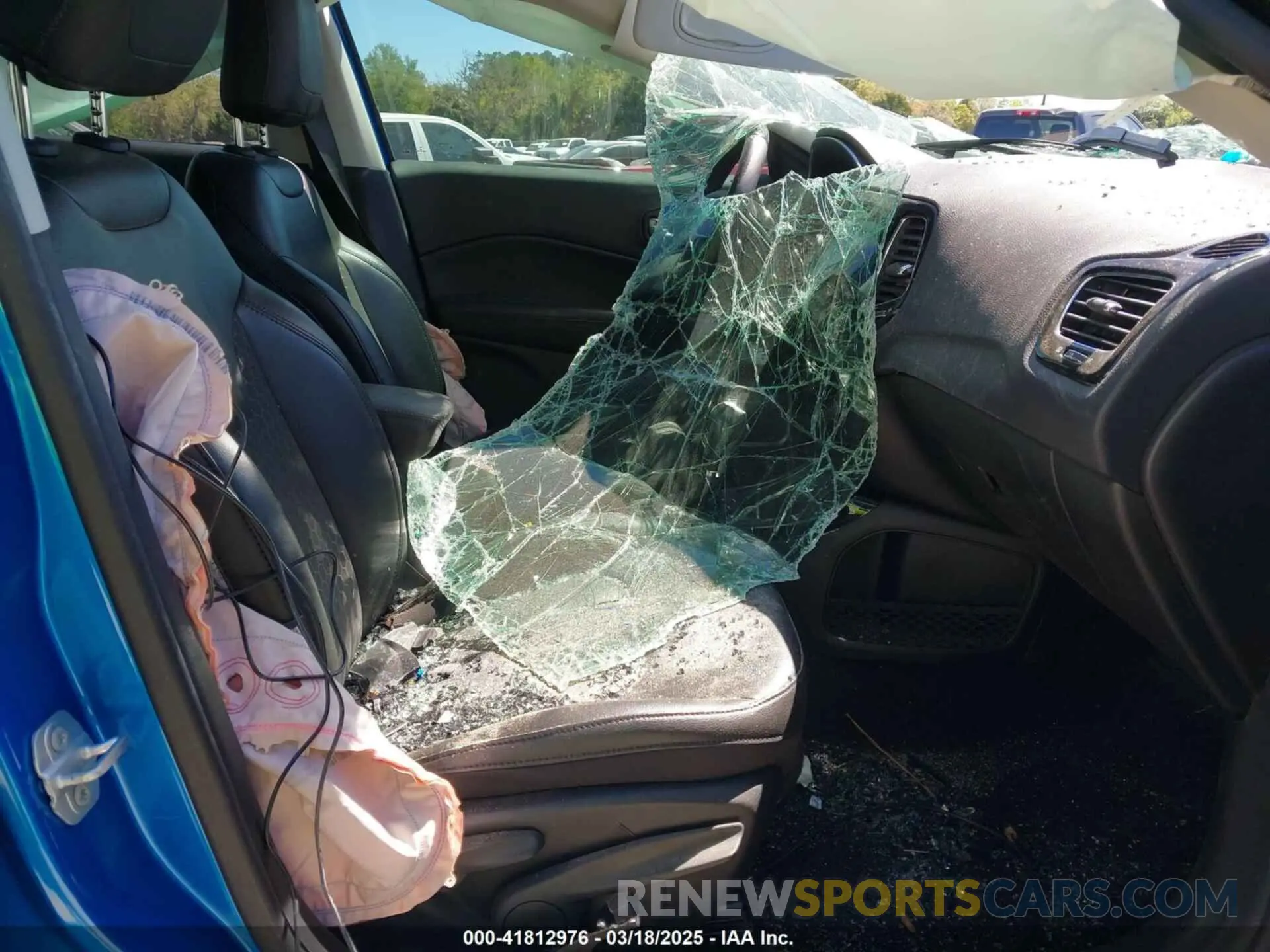 5 Photograph of a damaged car 3C4NJCBB6LT147529 JEEP COMPASS 2020