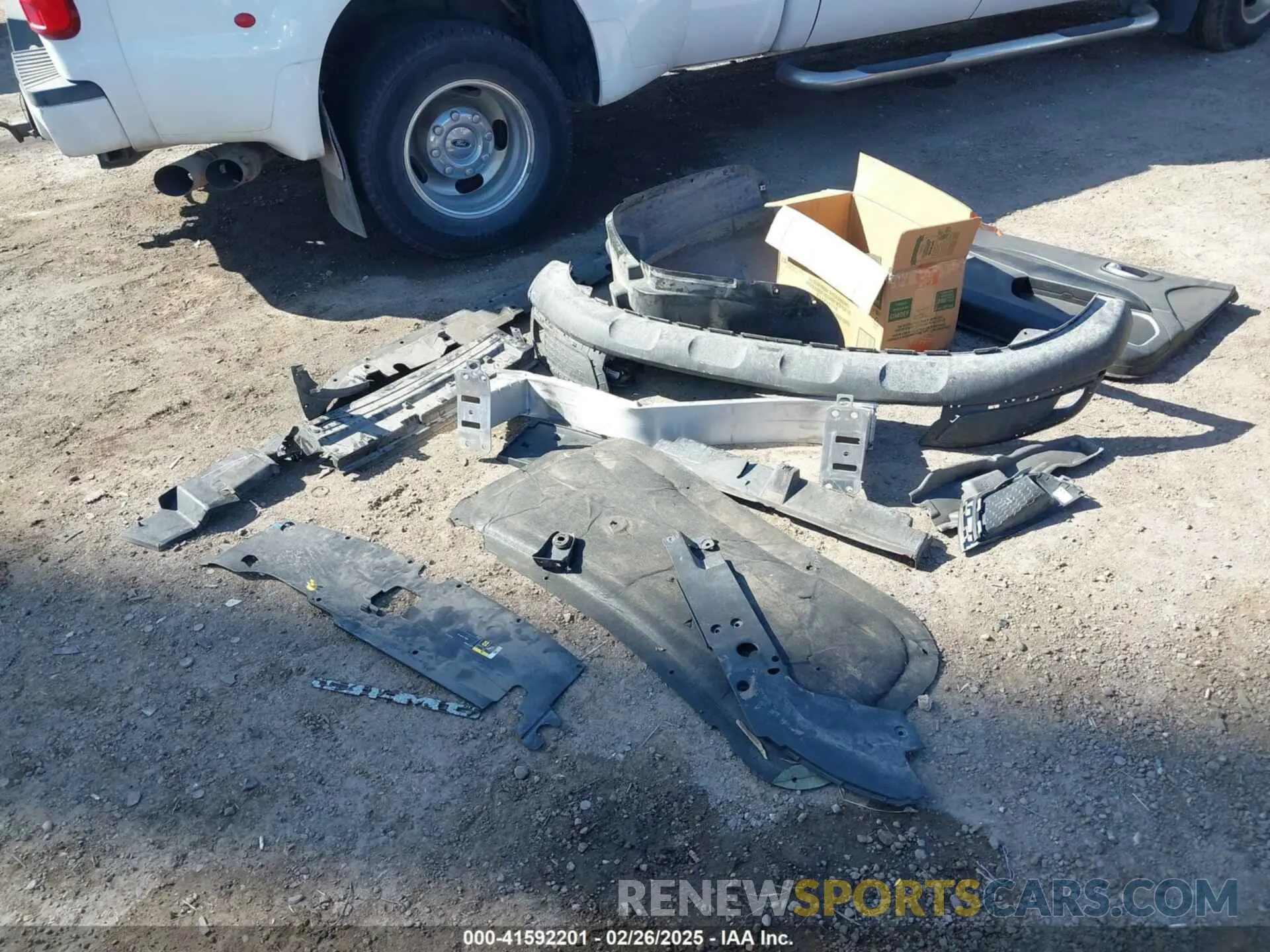 12 Photograph of a damaged car 3C4NJCBB6LT147594 JEEP COMPASS 2020