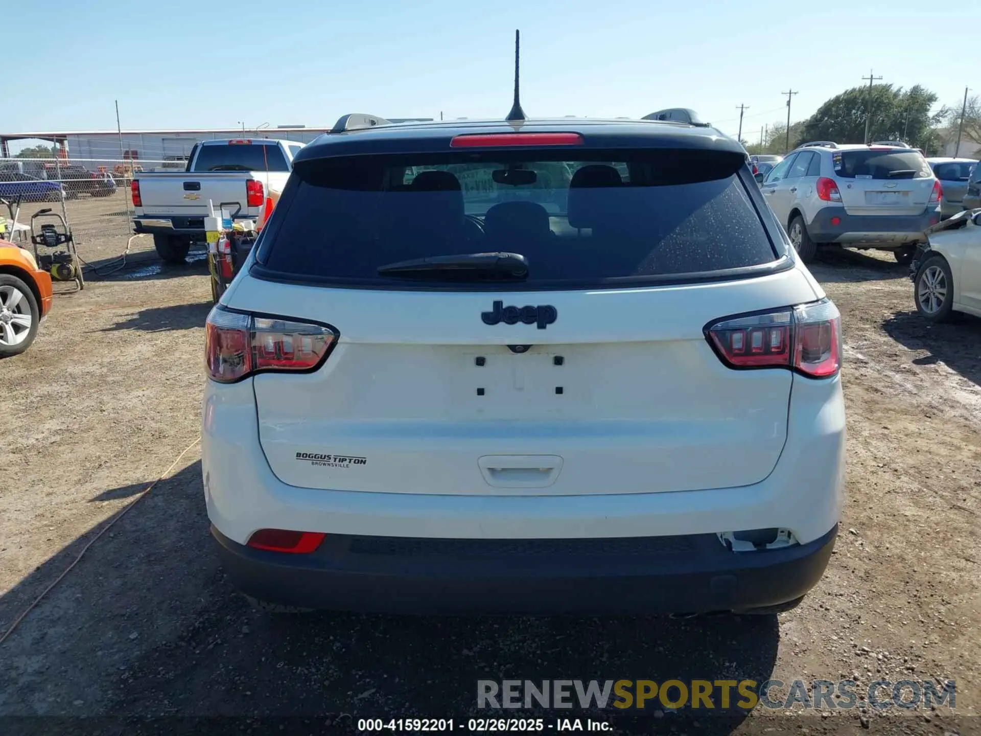 17 Photograph of a damaged car 3C4NJCBB6LT147594 JEEP COMPASS 2020