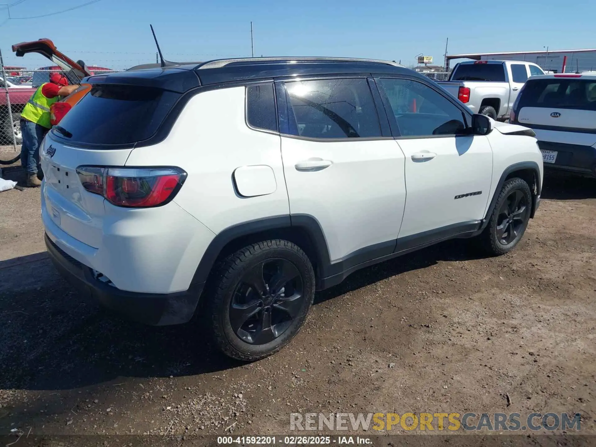 4 Photograph of a damaged car 3C4NJCBB6LT147594 JEEP COMPASS 2020