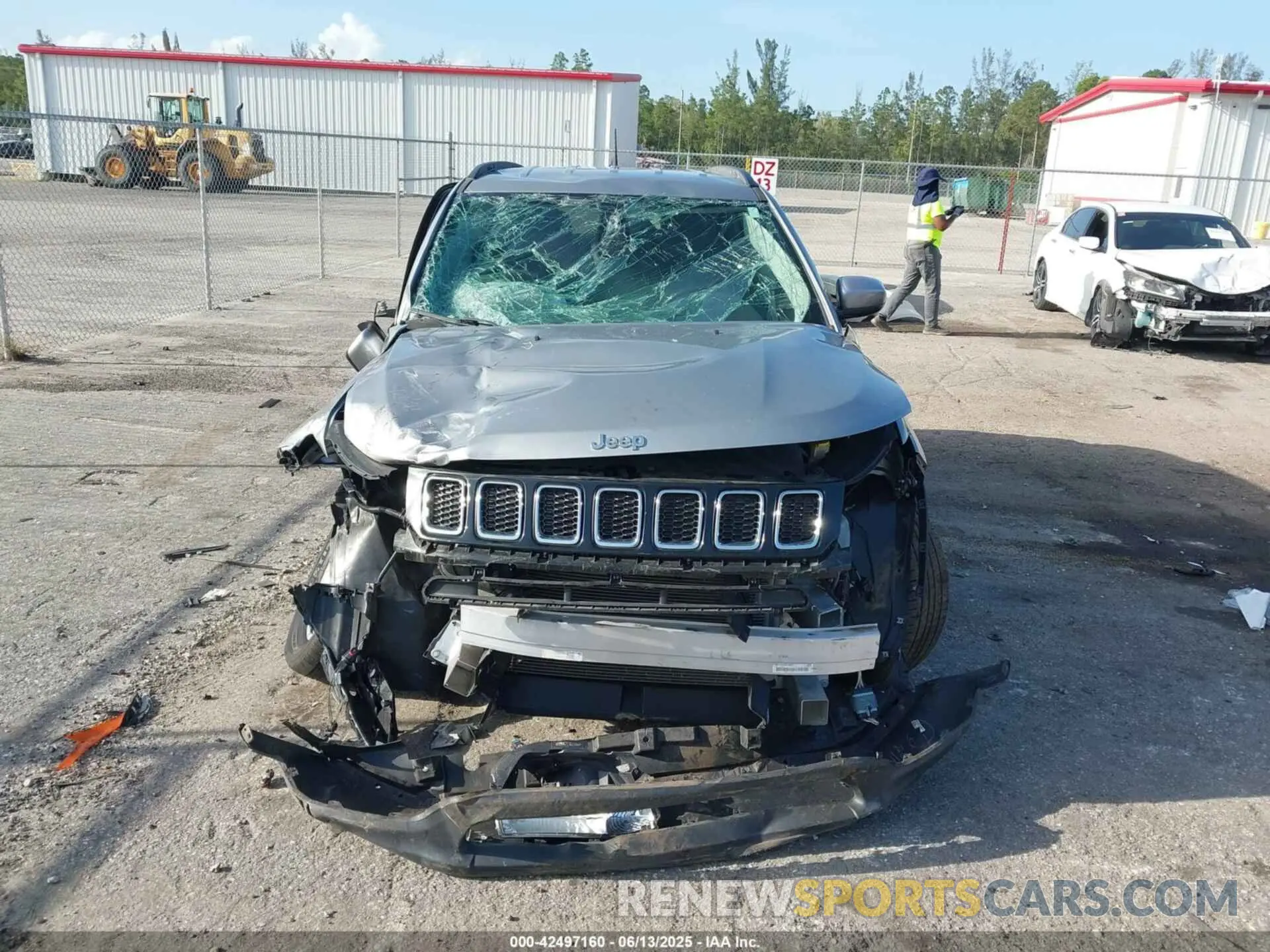 6 Photograph of a damaged car 3C4NJCBB6LT235321 JEEP COMPASS 2020