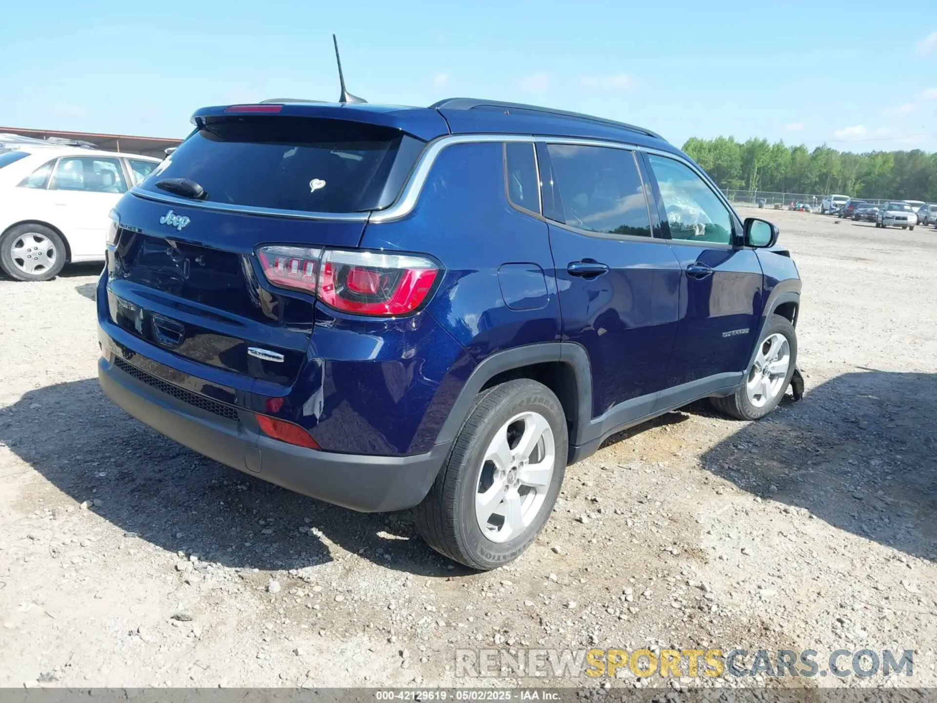 4 Photograph of a damaged car 3C4NJCBB7LT130383 JEEP COMPASS 2020
