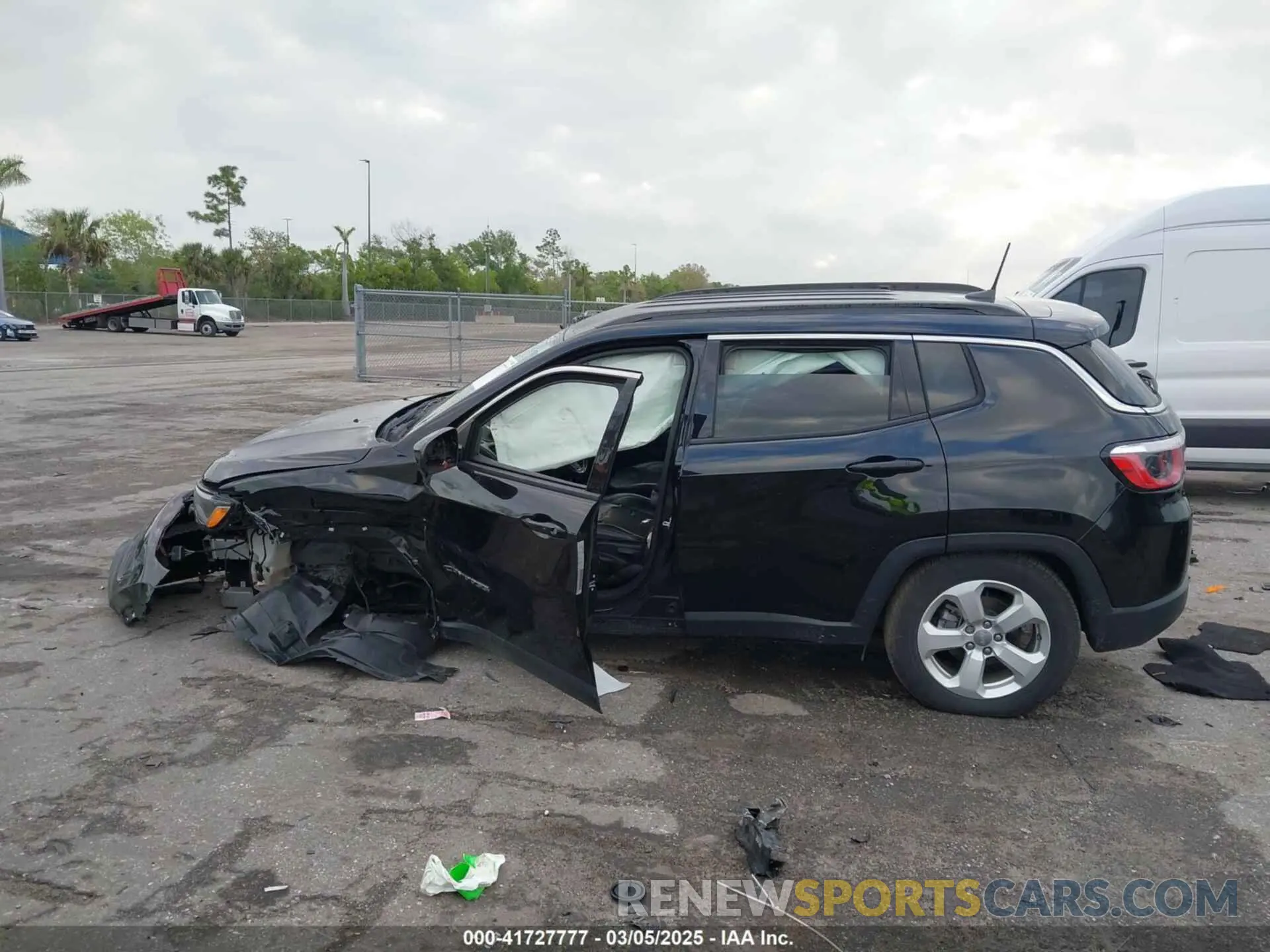 14 Photograph of a damaged car 3C4NJCBB7LT224859 JEEP COMPASS 2020