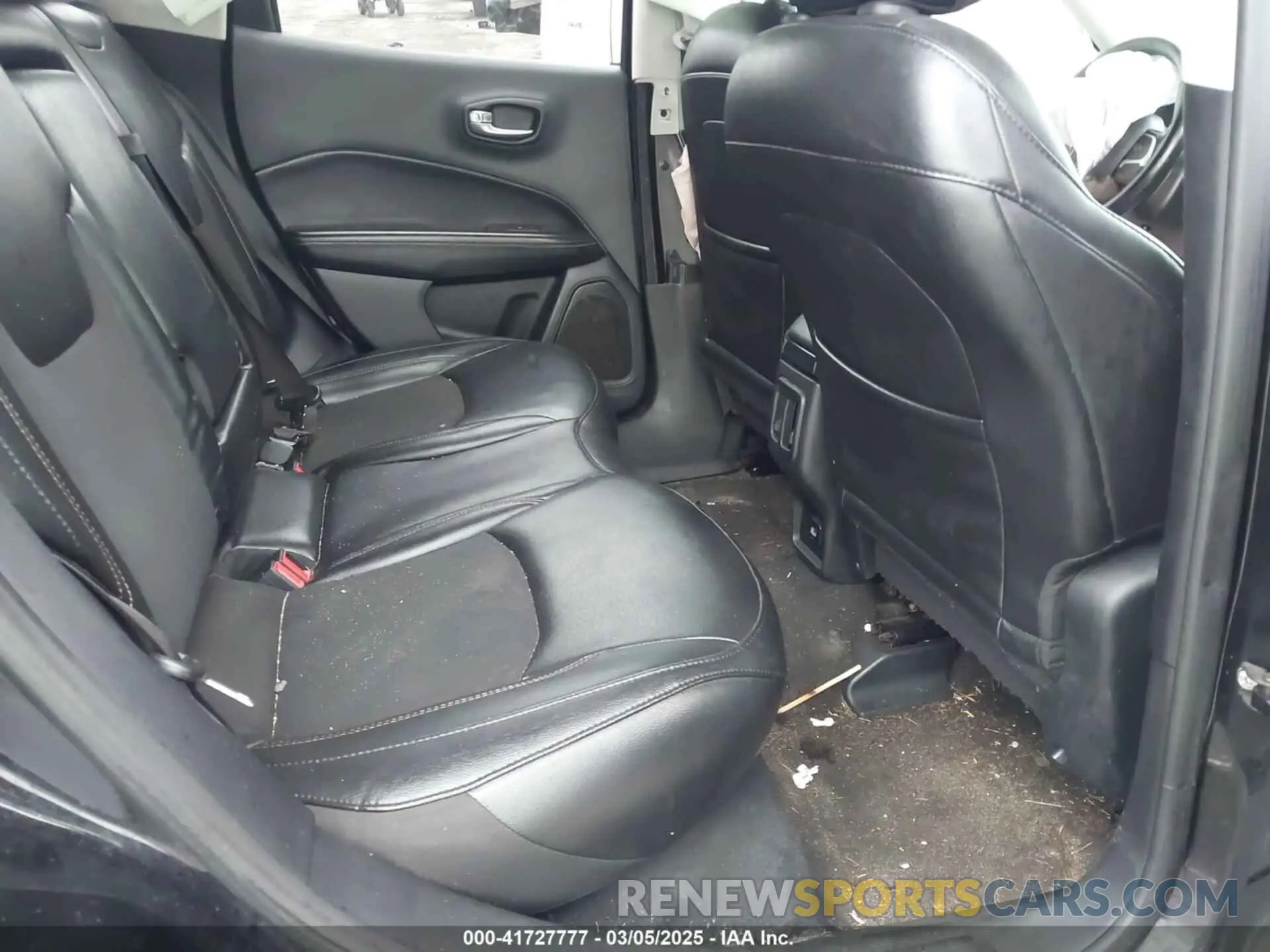 8 Photograph of a damaged car 3C4NJCBB7LT224859 JEEP COMPASS 2020