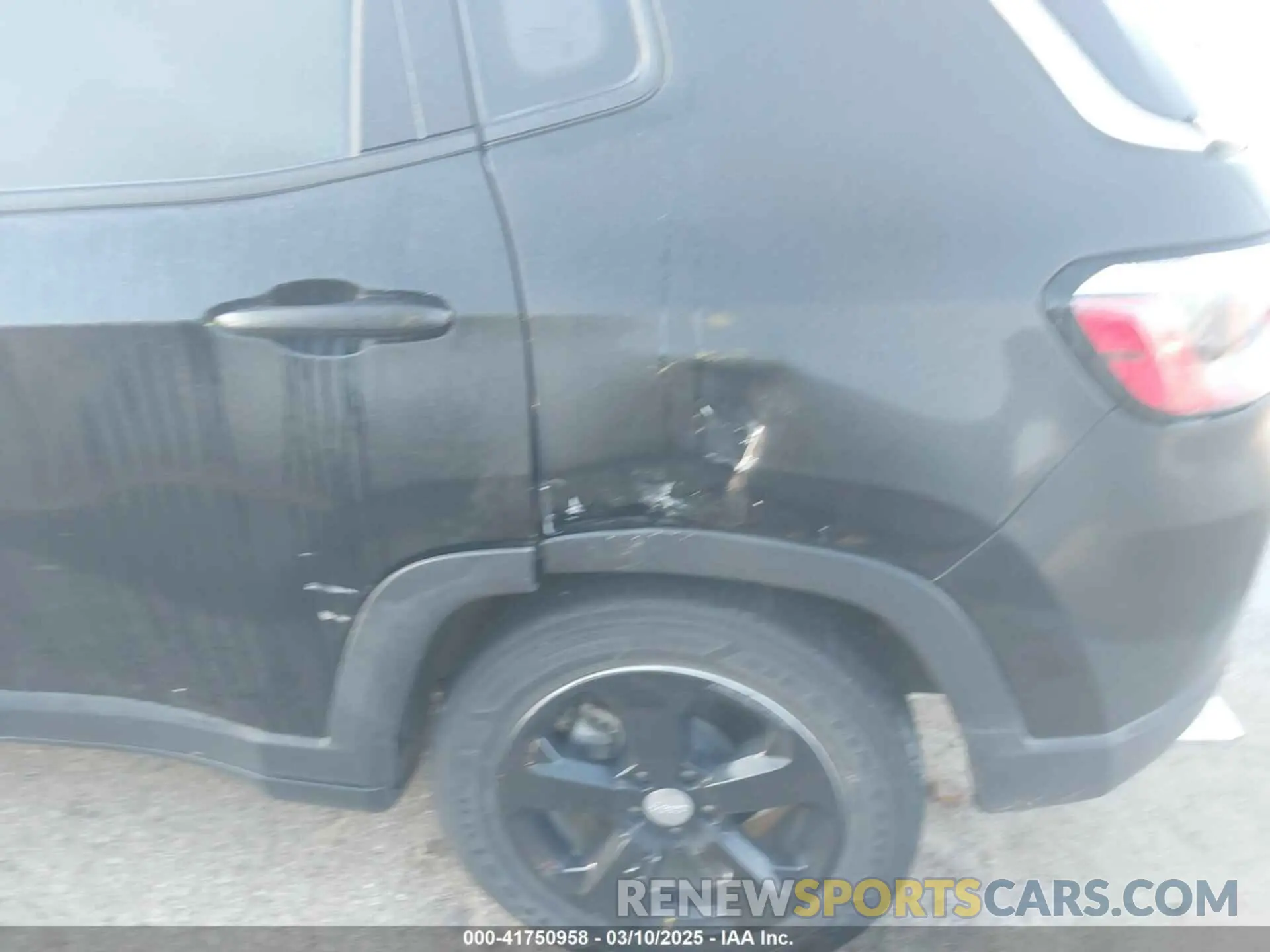 6 Photograph of a damaged car 3C4NJCBB8LT133924 JEEP COMPASS 2020