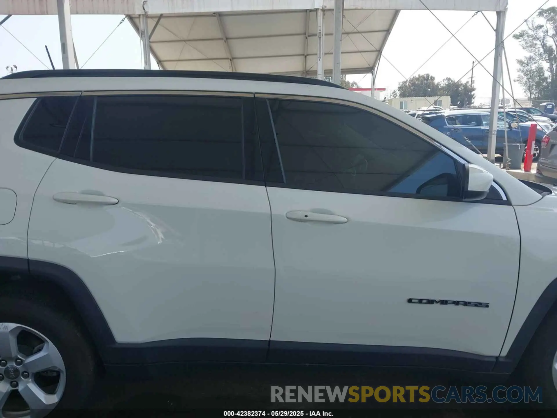 14 Photograph of a damaged car 3C4NJCBB8LT141375 JEEP COMPASS 2020