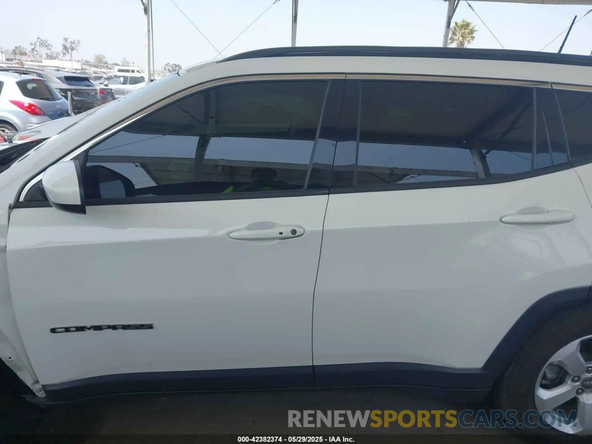 15 Photograph of a damaged car 3C4NJCBB8LT141375 JEEP COMPASS 2020