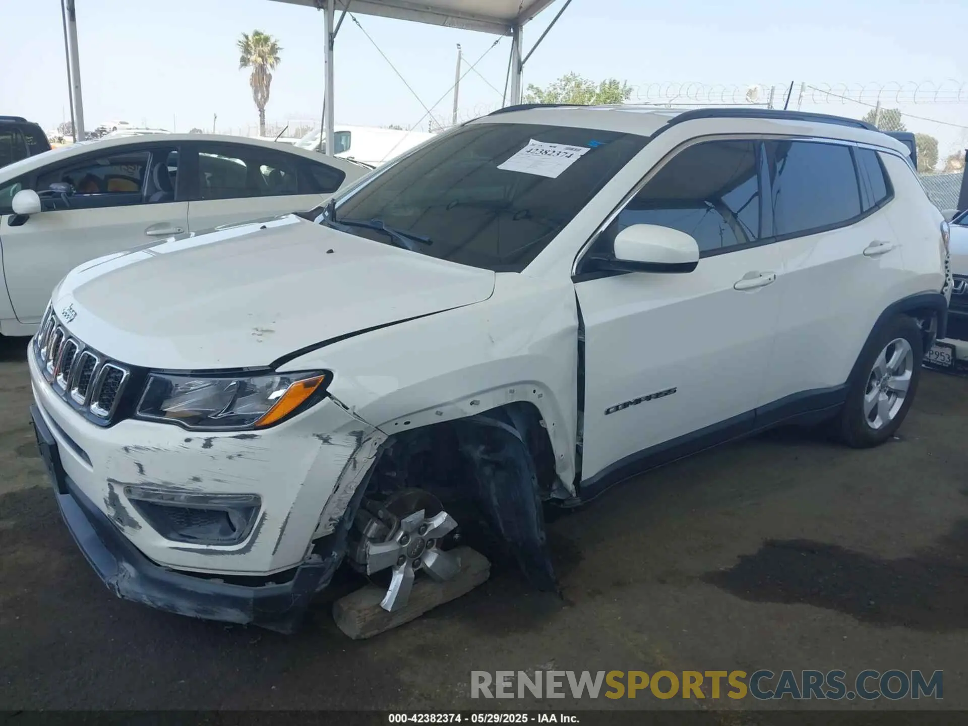 2 Photograph of a damaged car 3C4NJCBB8LT141375 JEEP COMPASS 2020