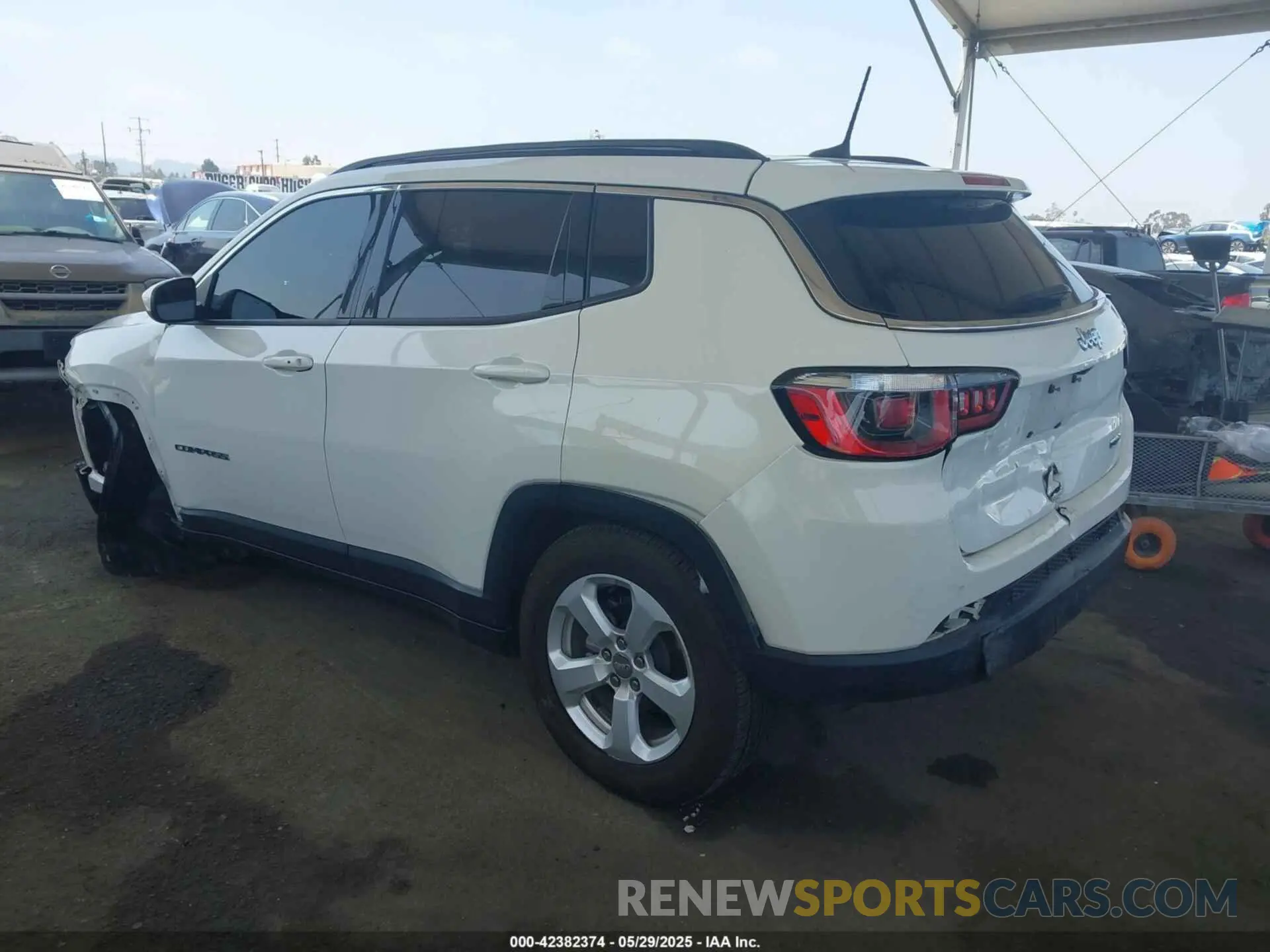 3 Photograph of a damaged car 3C4NJCBB8LT141375 JEEP COMPASS 2020