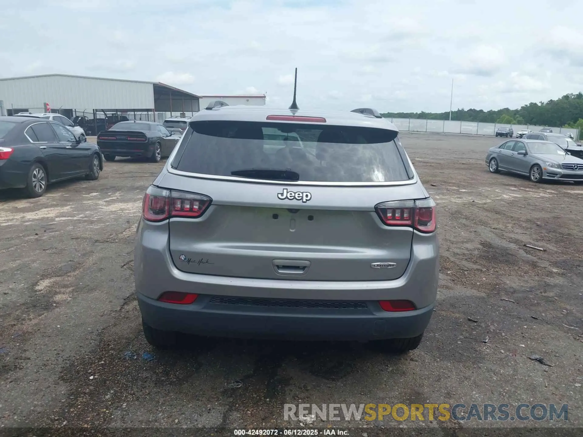 16 Photograph of a damaged car 3C4NJCBB8LT154398 JEEP COMPASS 2020