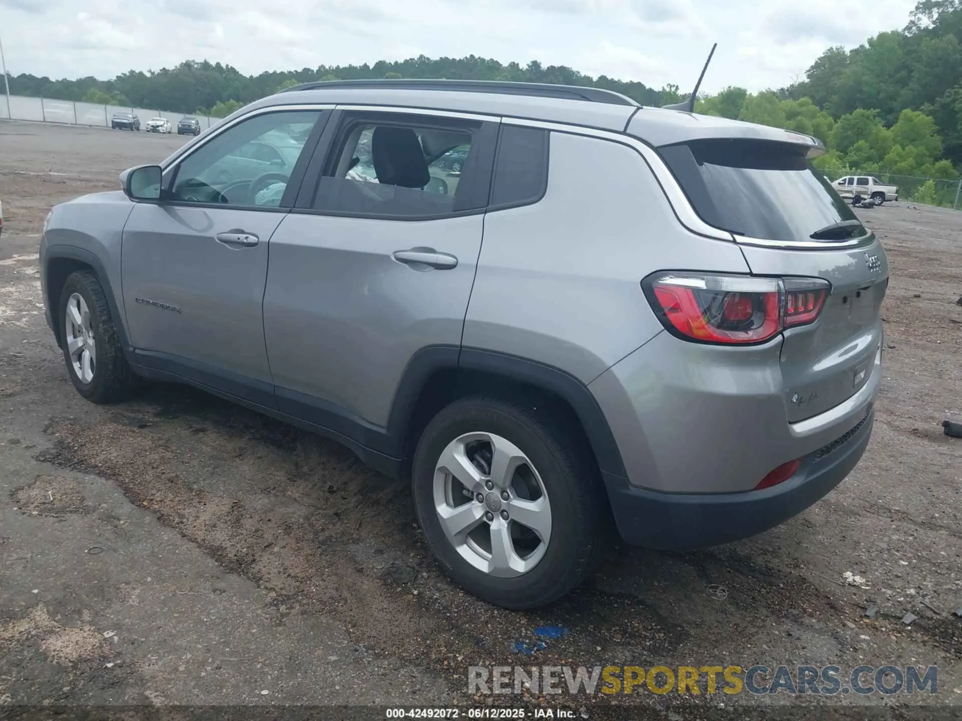 3 Photograph of a damaged car 3C4NJCBB8LT154398 JEEP COMPASS 2020