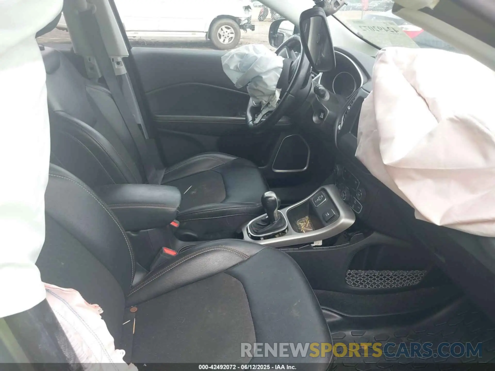 5 Photograph of a damaged car 3C4NJCBB8LT154398 JEEP COMPASS 2020
