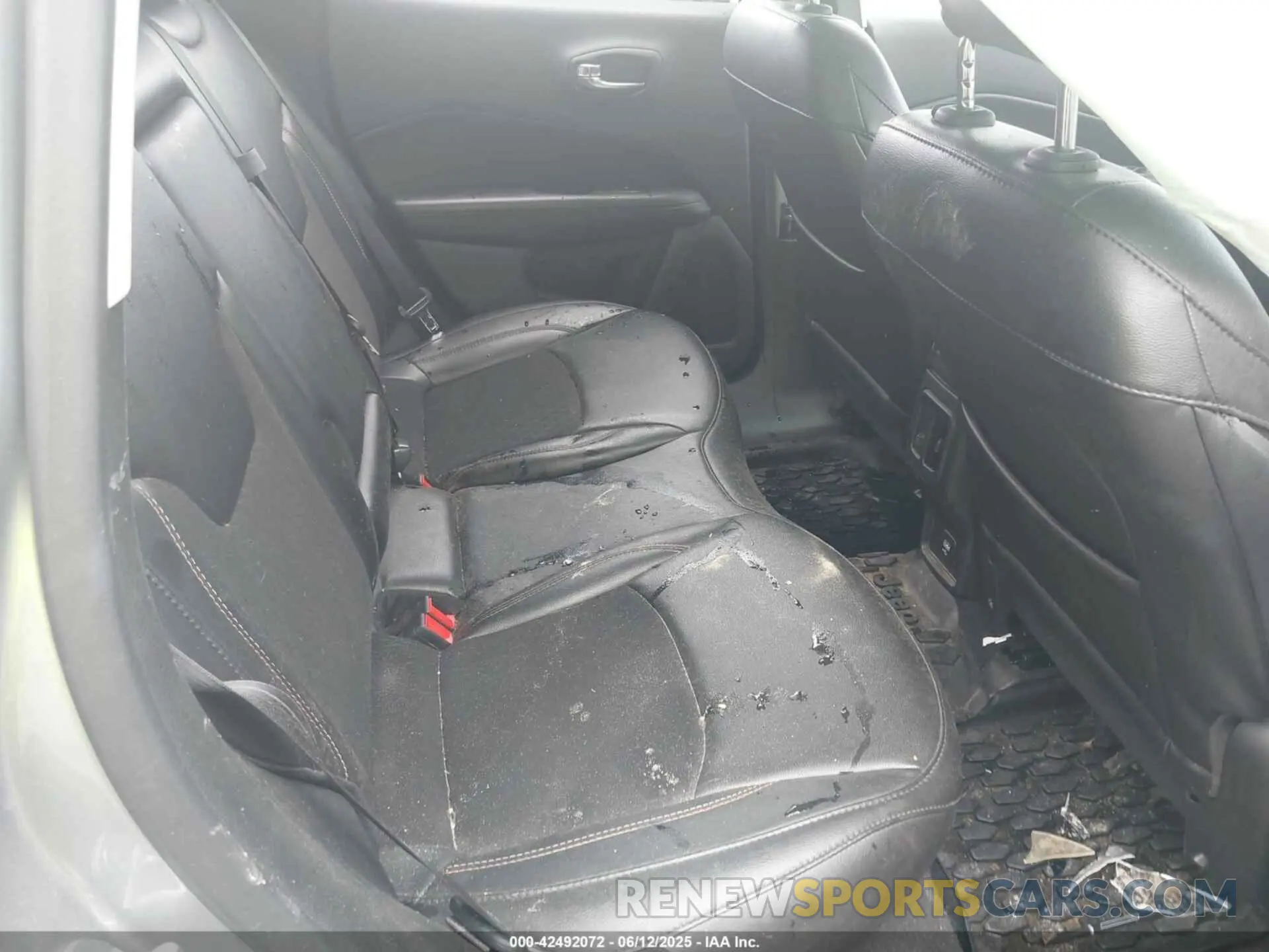 8 Photograph of a damaged car 3C4NJCBB8LT154398 JEEP COMPASS 2020