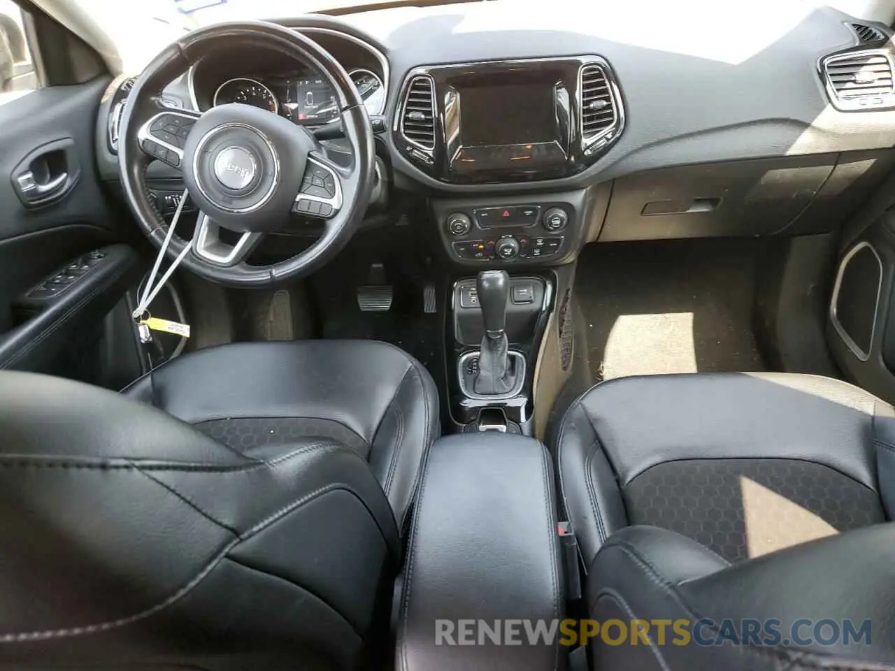 8 Photograph of a damaged car 3C4NJCBB8LT166292 JEEP COMPASS 2020
