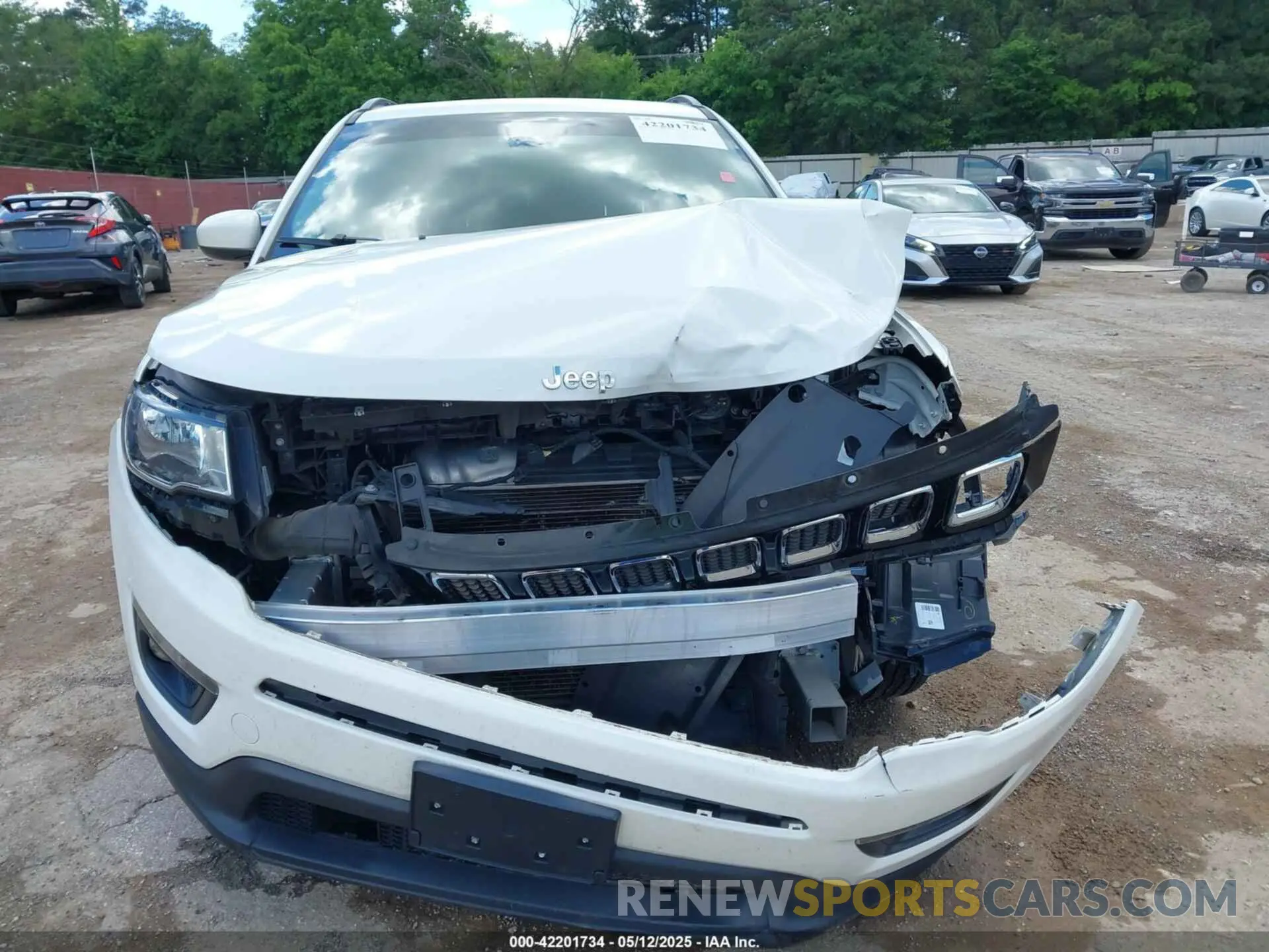 12 Photograph of a damaged car 3C4NJCBB8LT224711 JEEP COMPASS 2020