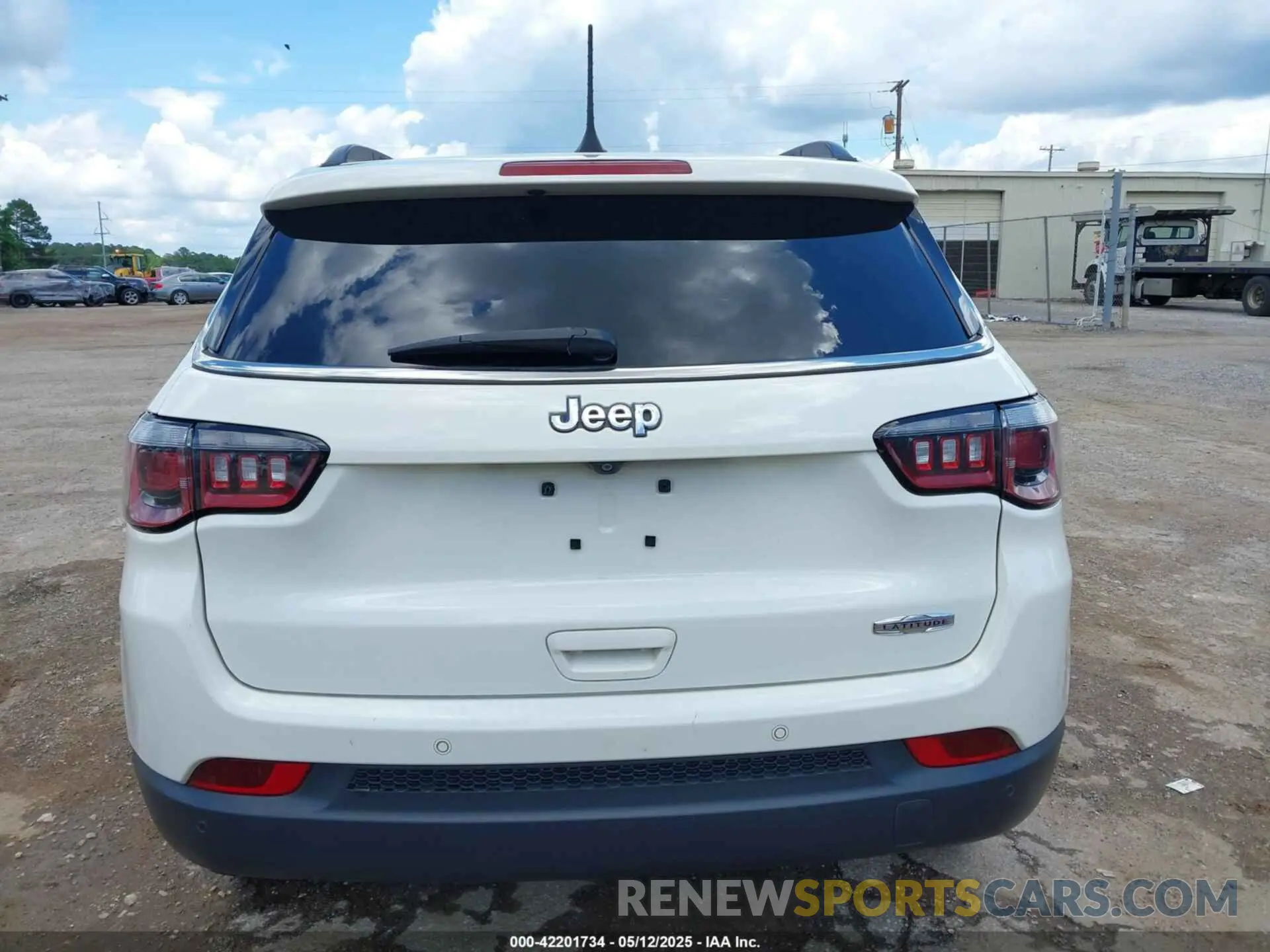 16 Photograph of a damaged car 3C4NJCBB8LT224711 JEEP COMPASS 2020